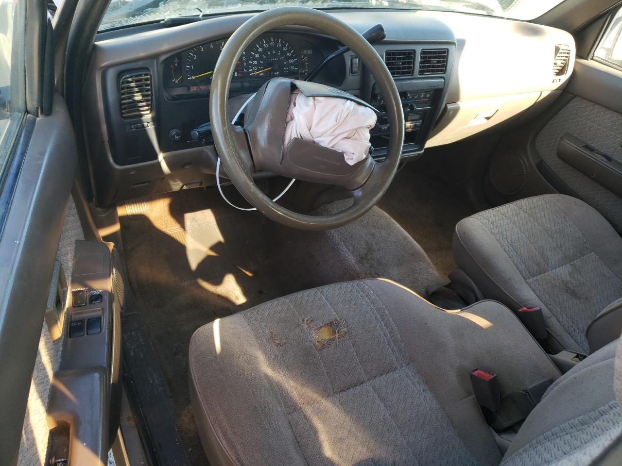 1995 Toyota Tacoma - Image 8