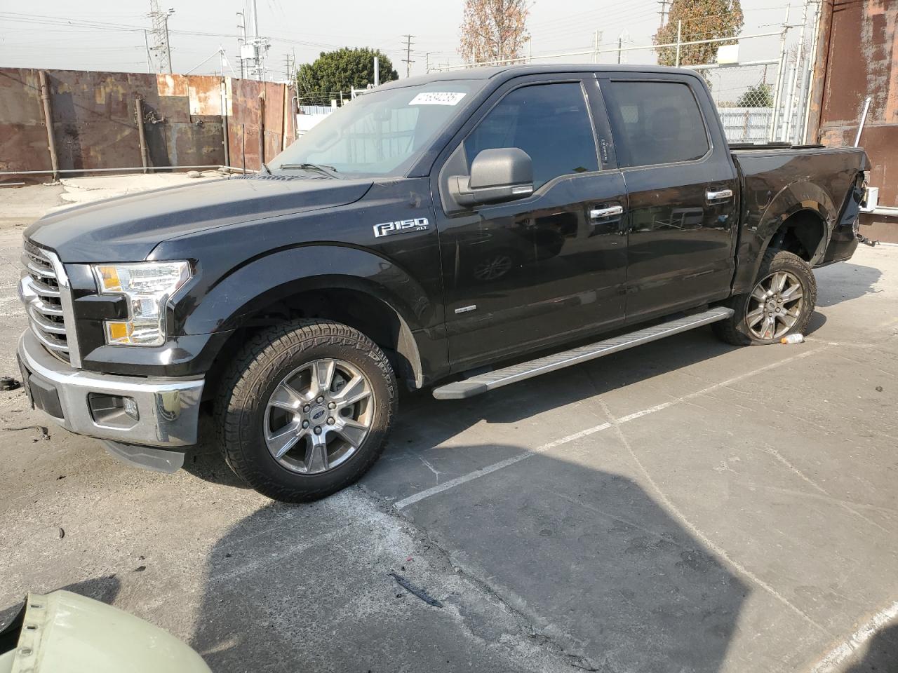 VIN 1FTEW1CP4GKF70620 2016 FORD F-150 no.1