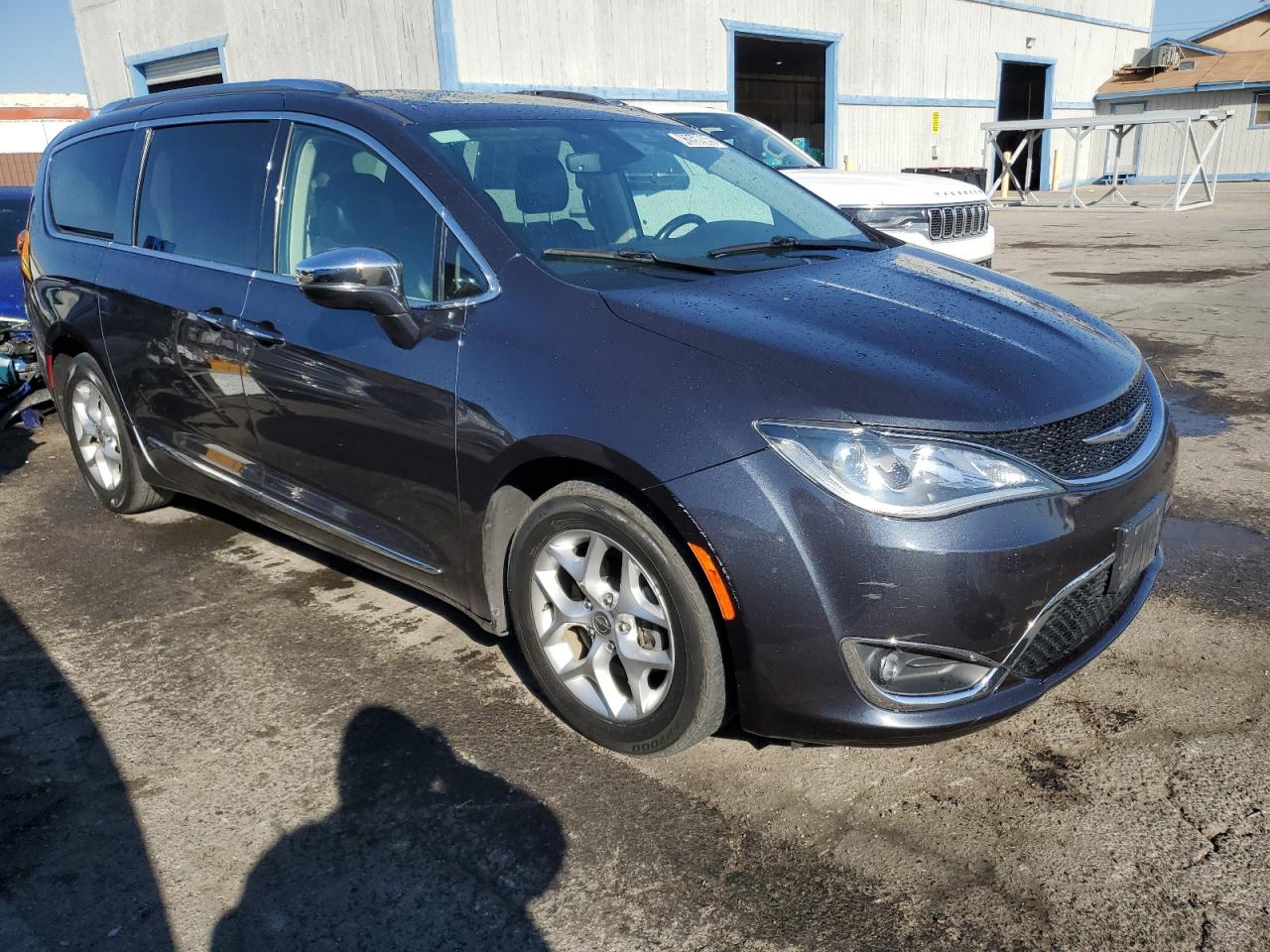 2020 Chrysler Pacifica - Image 4