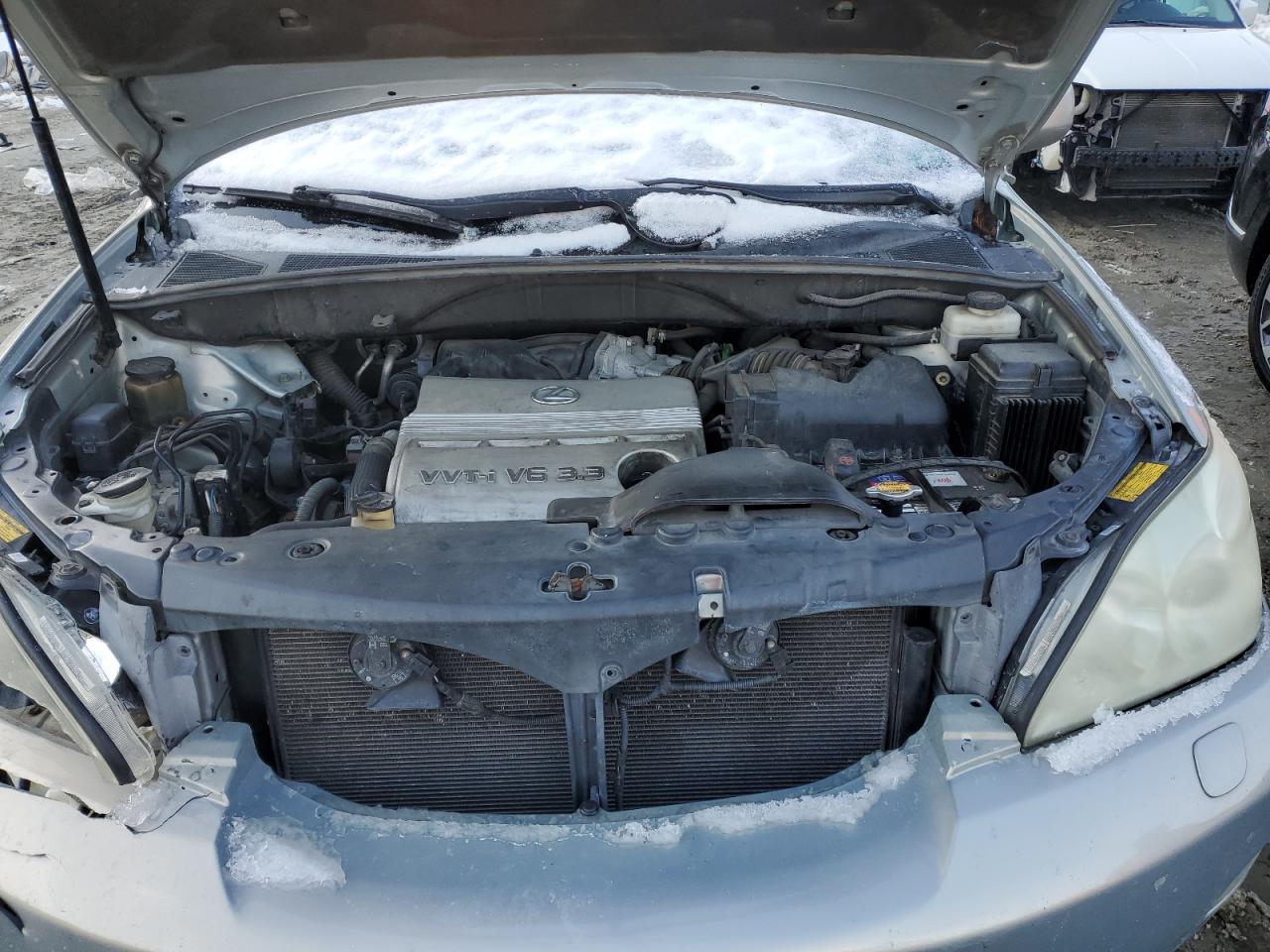 2005 Lexus RX - Image 12