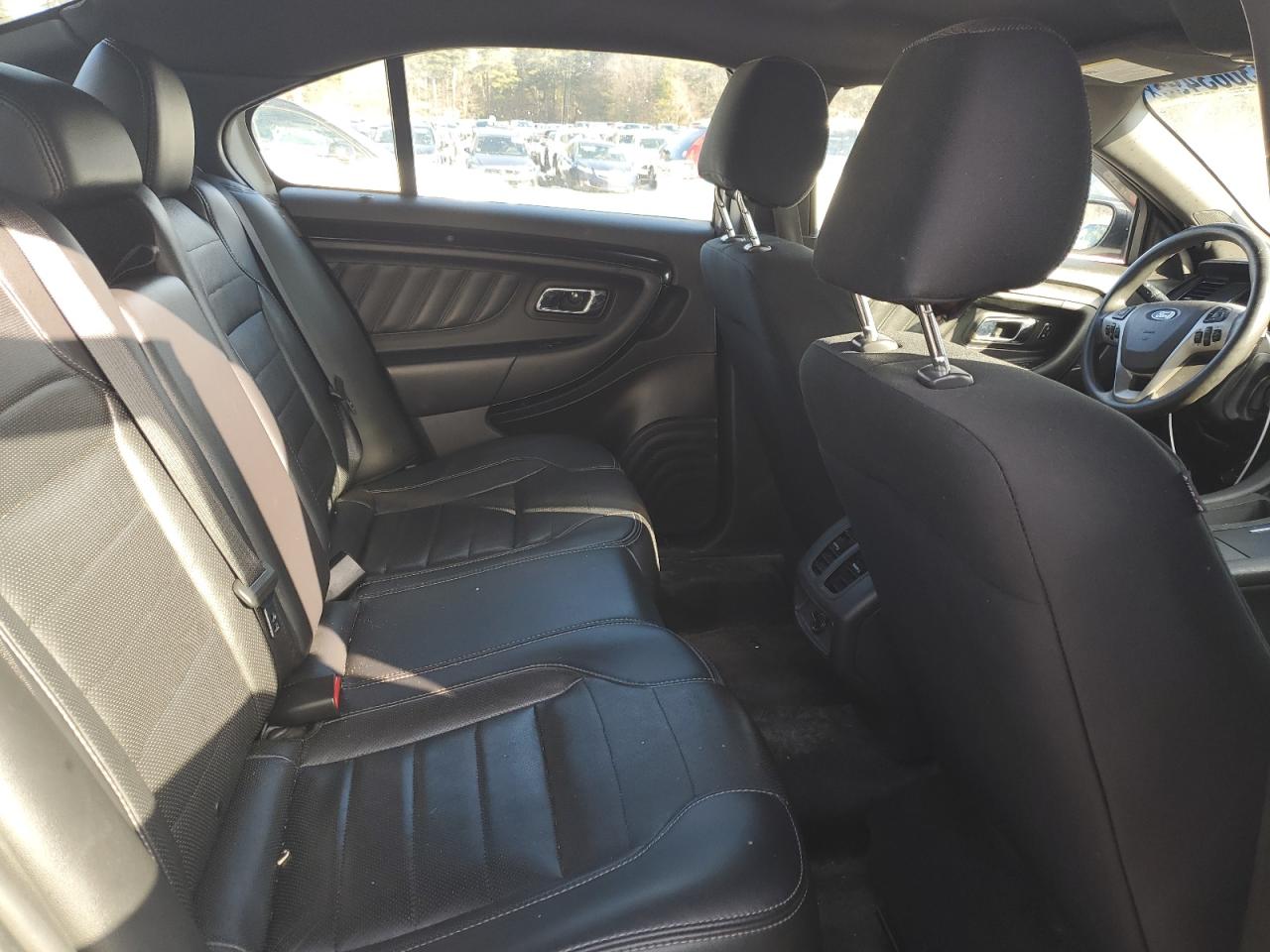 2013 Ford Taurus - Image 10