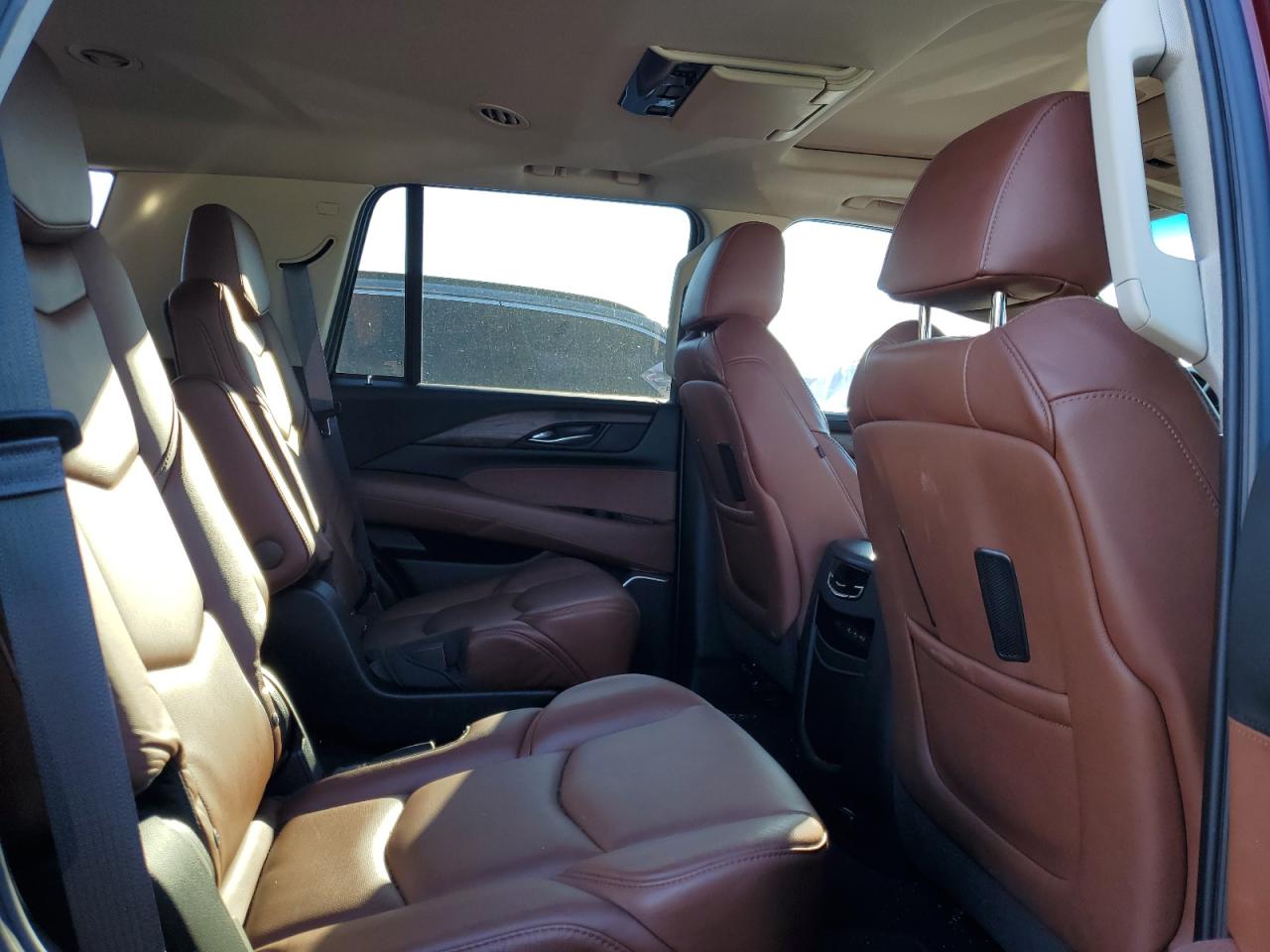 2017 Cadillac Escalade - Image 11