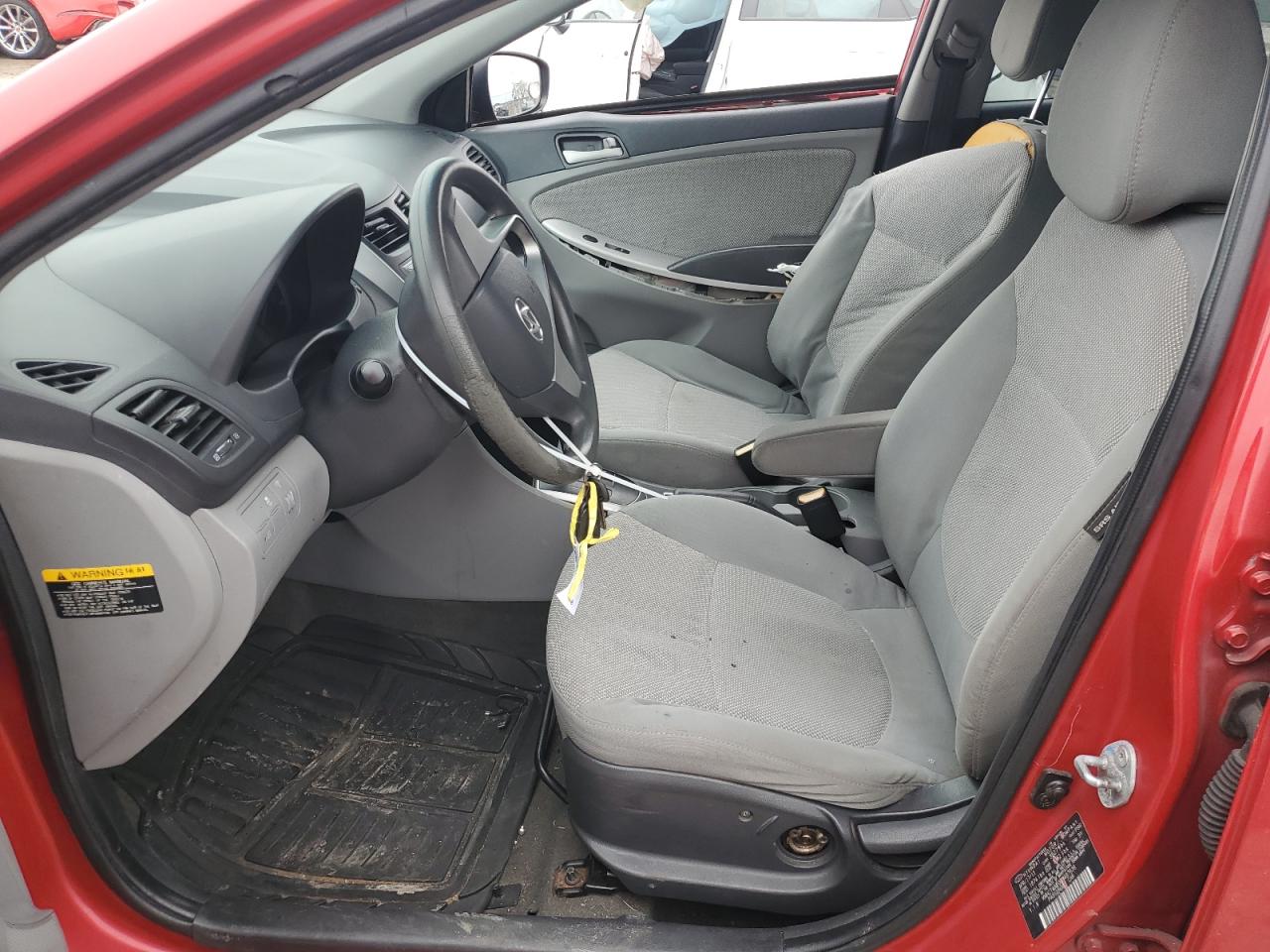 2013 Hyundai Accent - Image 7