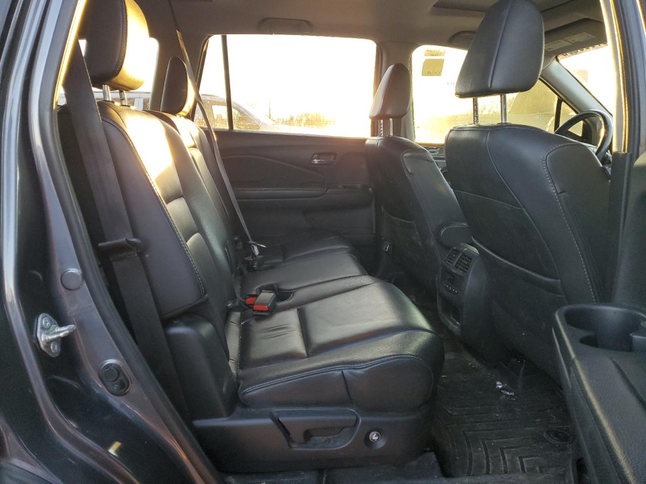 2017 Honda Pilot - Image 11