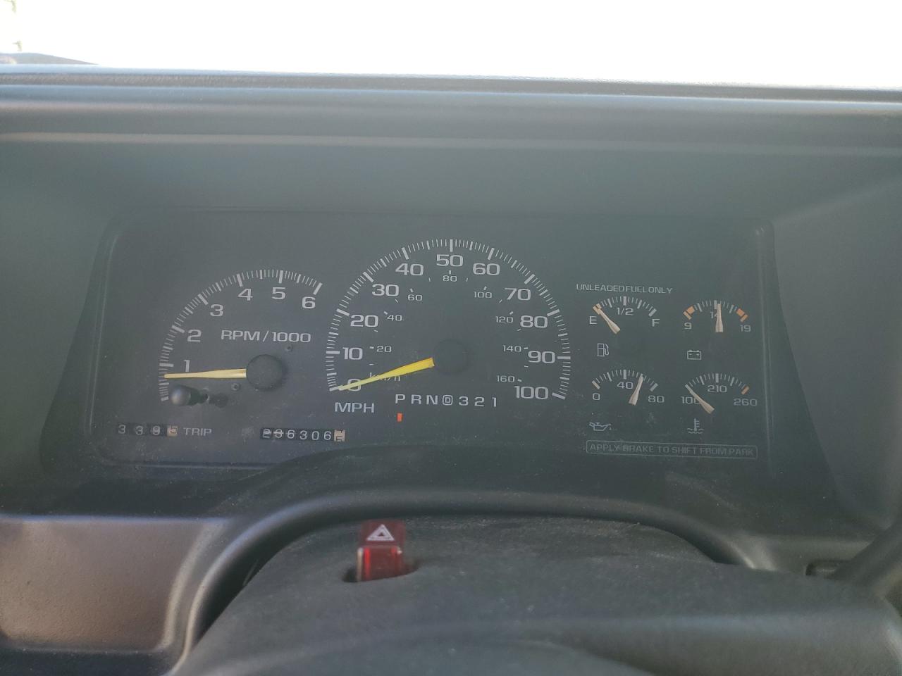 1999 Chevrolet Suburban - Image 9