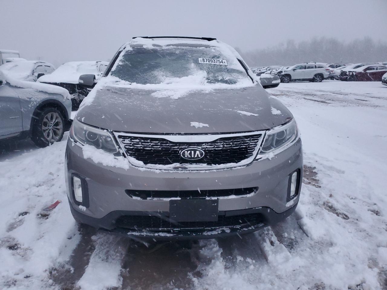 VIN 5XYKTDA79FG611621 2015 KIA SORENTO no.5