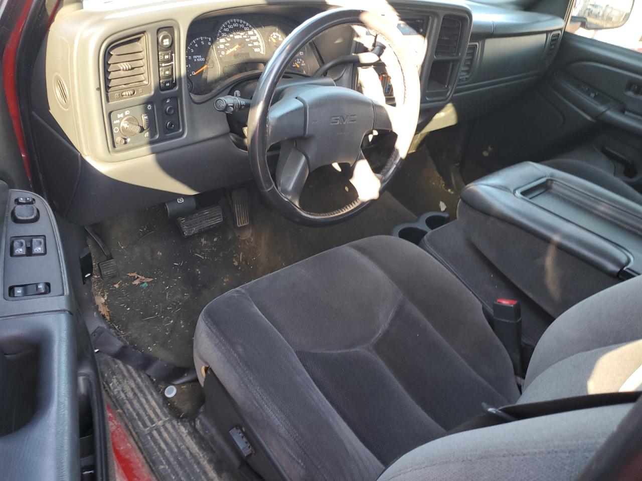 2005 GMC Sierra - Image 8