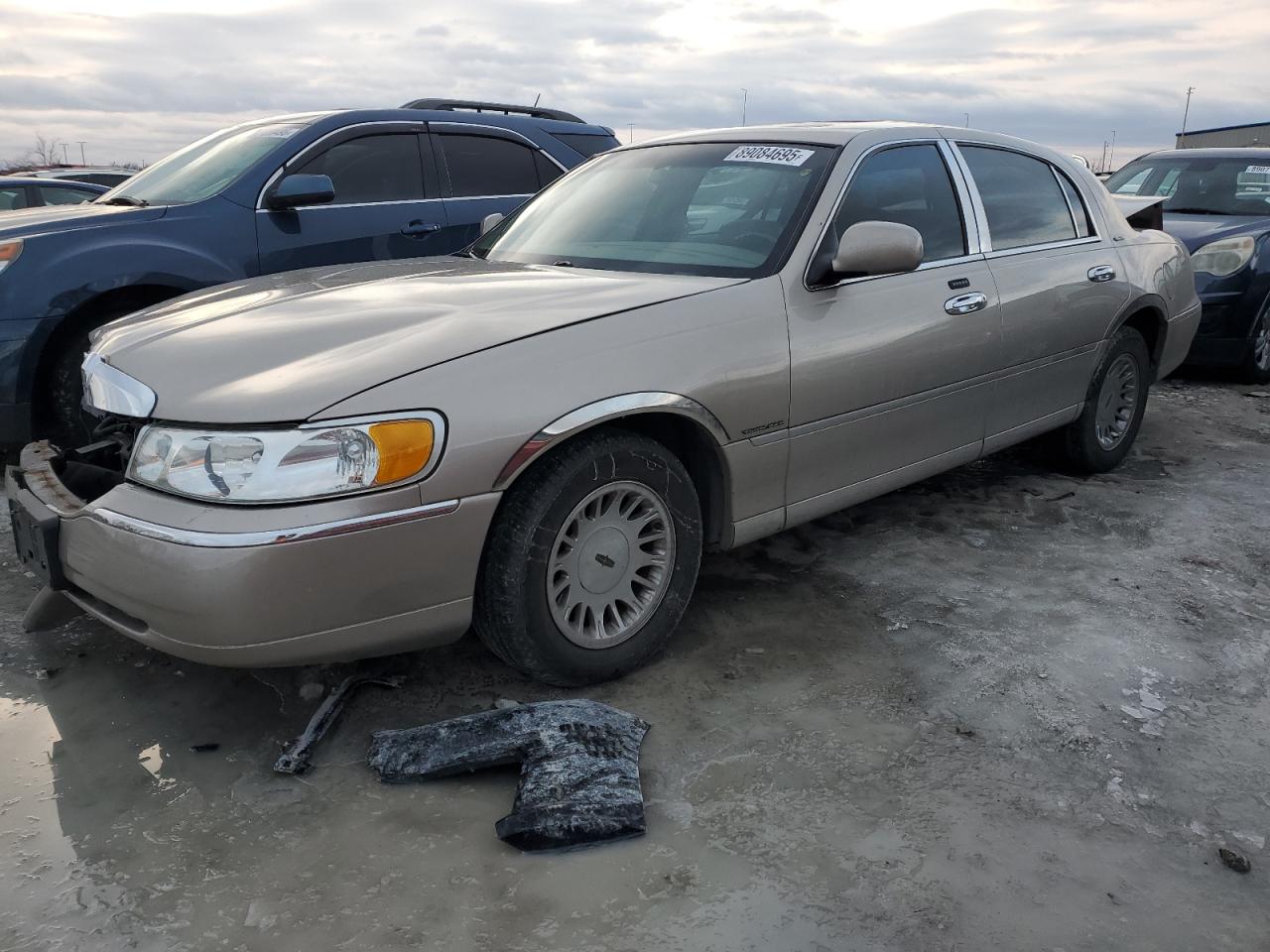 2002 Lincoln Town Car - Image 1