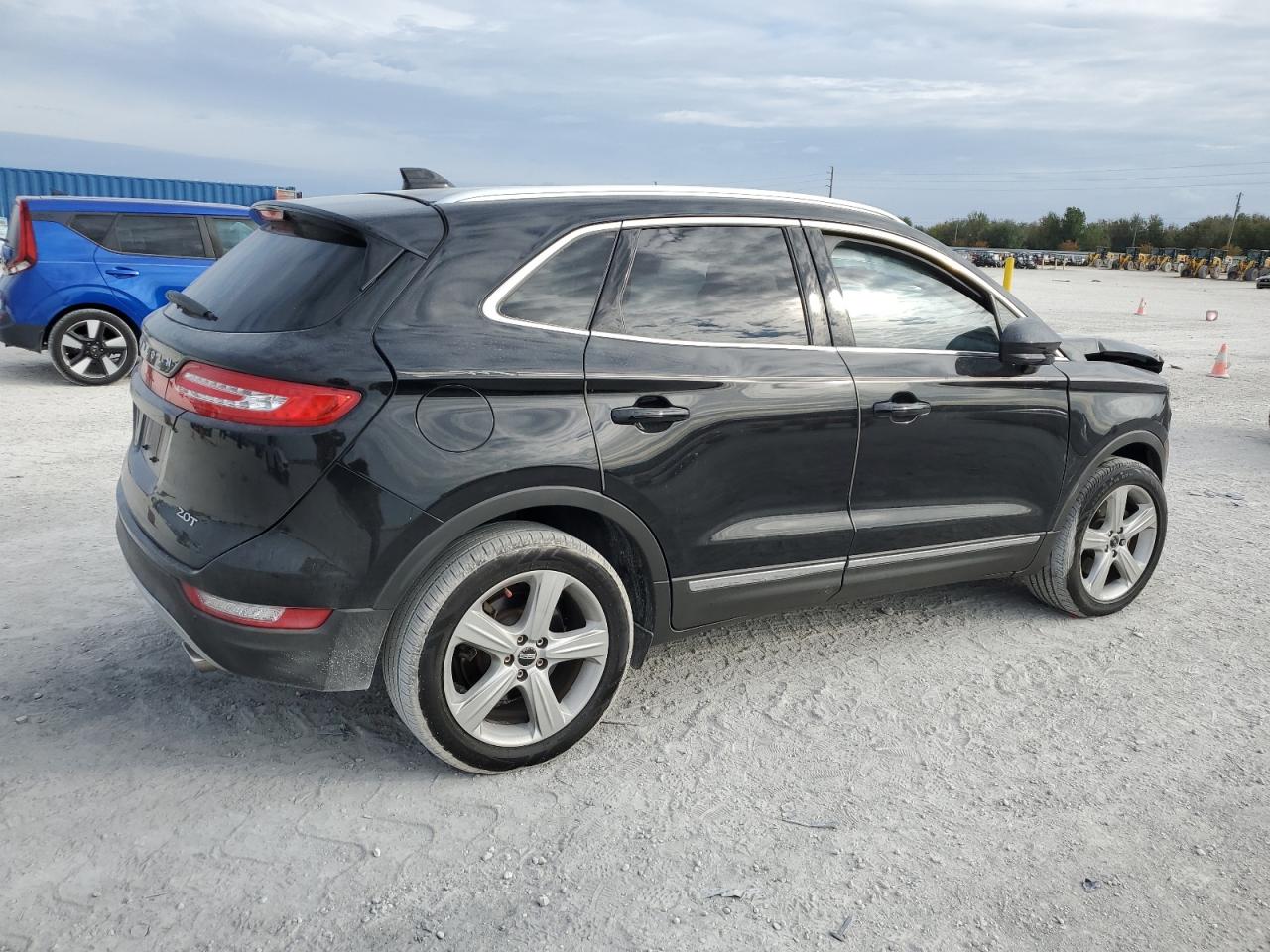 2018 Lincoln MKC - Image 3