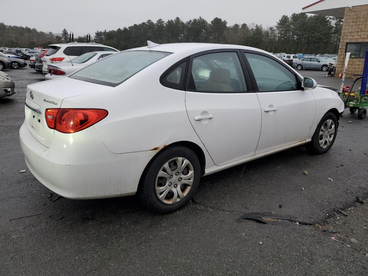 2010 Hyundai Elantra - Image 3