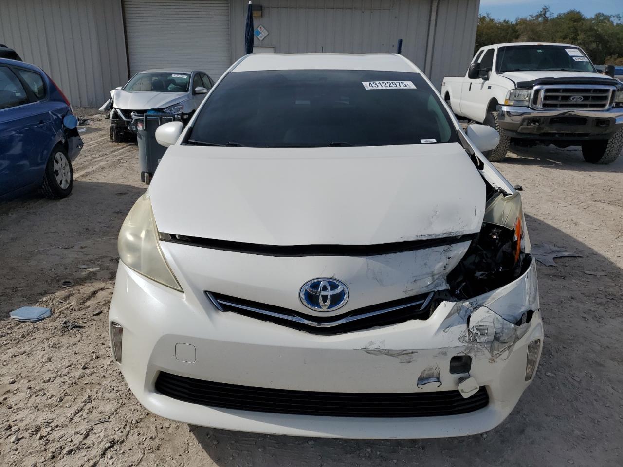 2013 Toyota Prius - Image 5