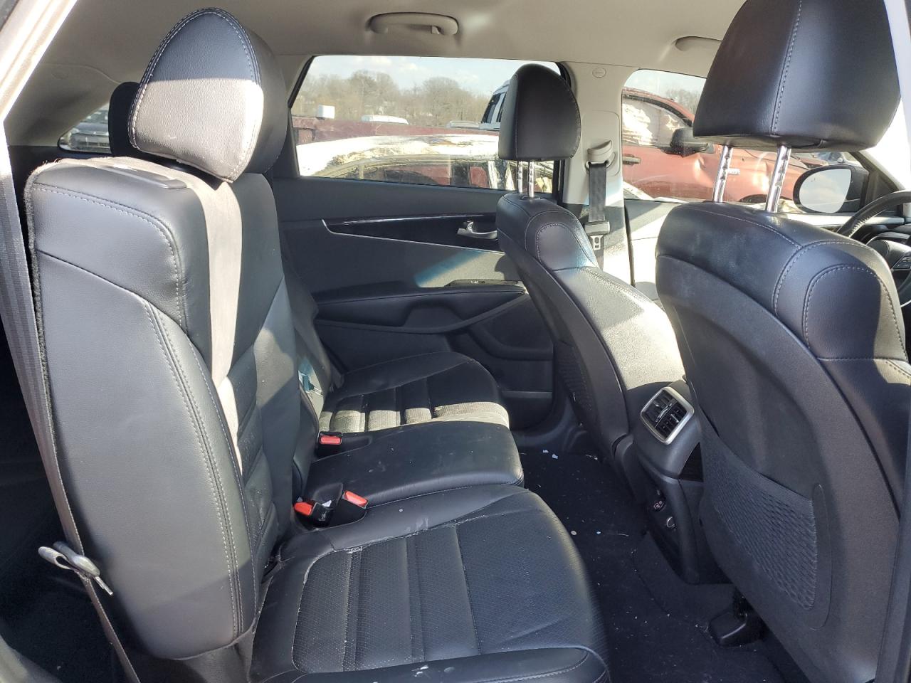 2019 Kia Sorento - Image 11