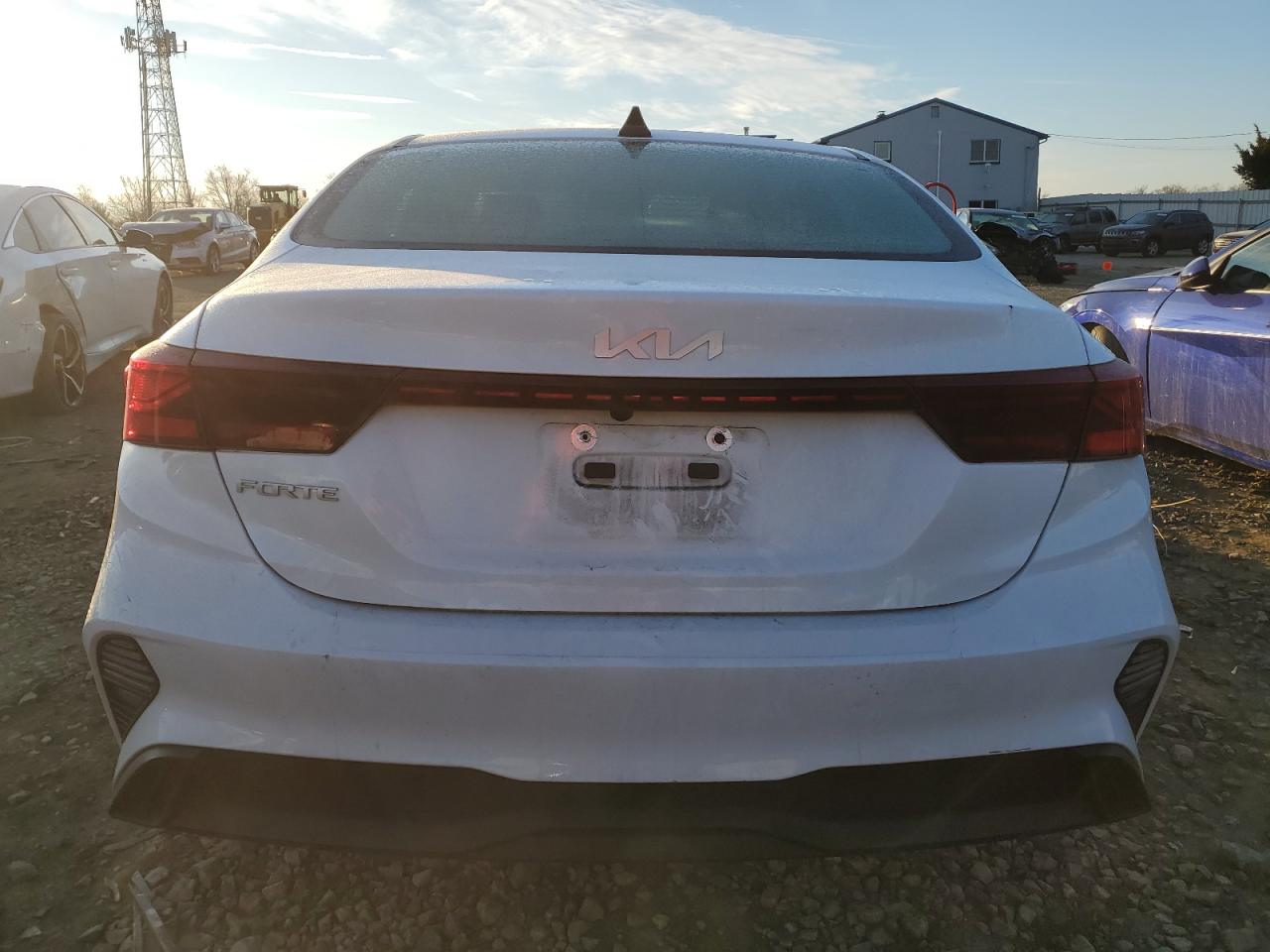 2022 Kia Forte - Image 6