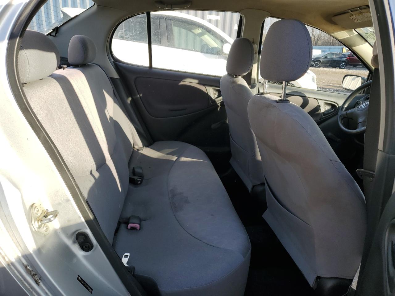 2005 Toyota Echo - Image 10