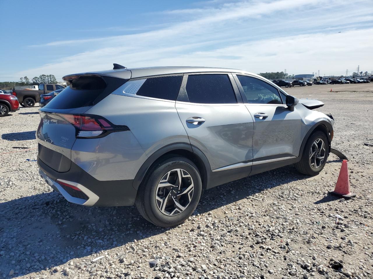 2023 Kia Sportage - Image 3