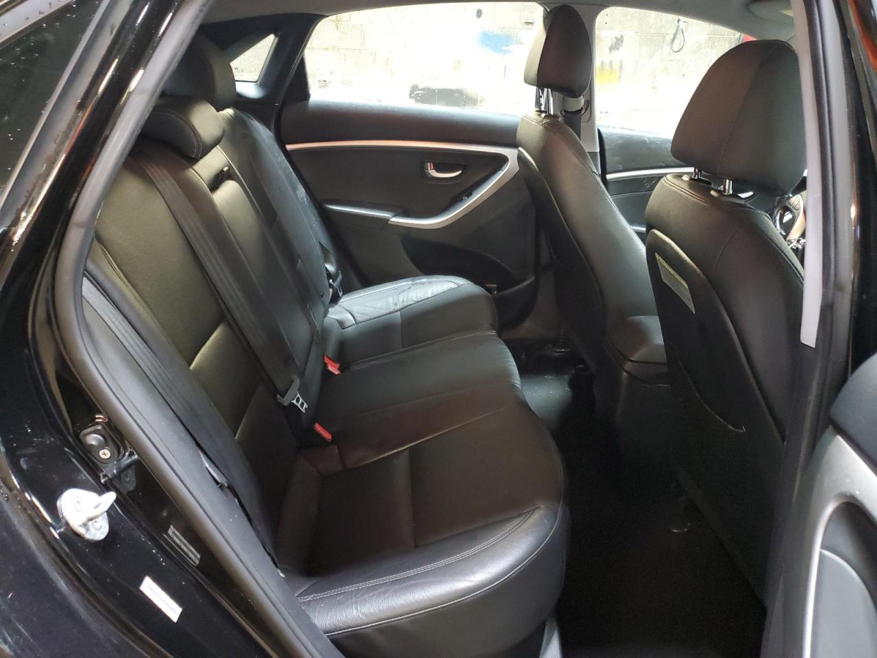 2014 Hyundai Elantra - Image 10