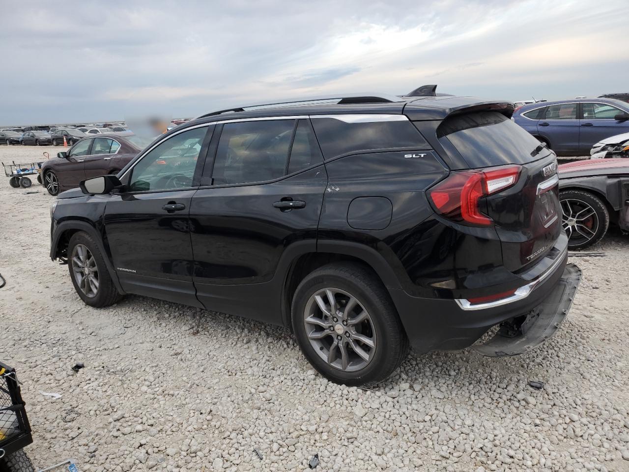 2022 GMC Terrain - Image 2