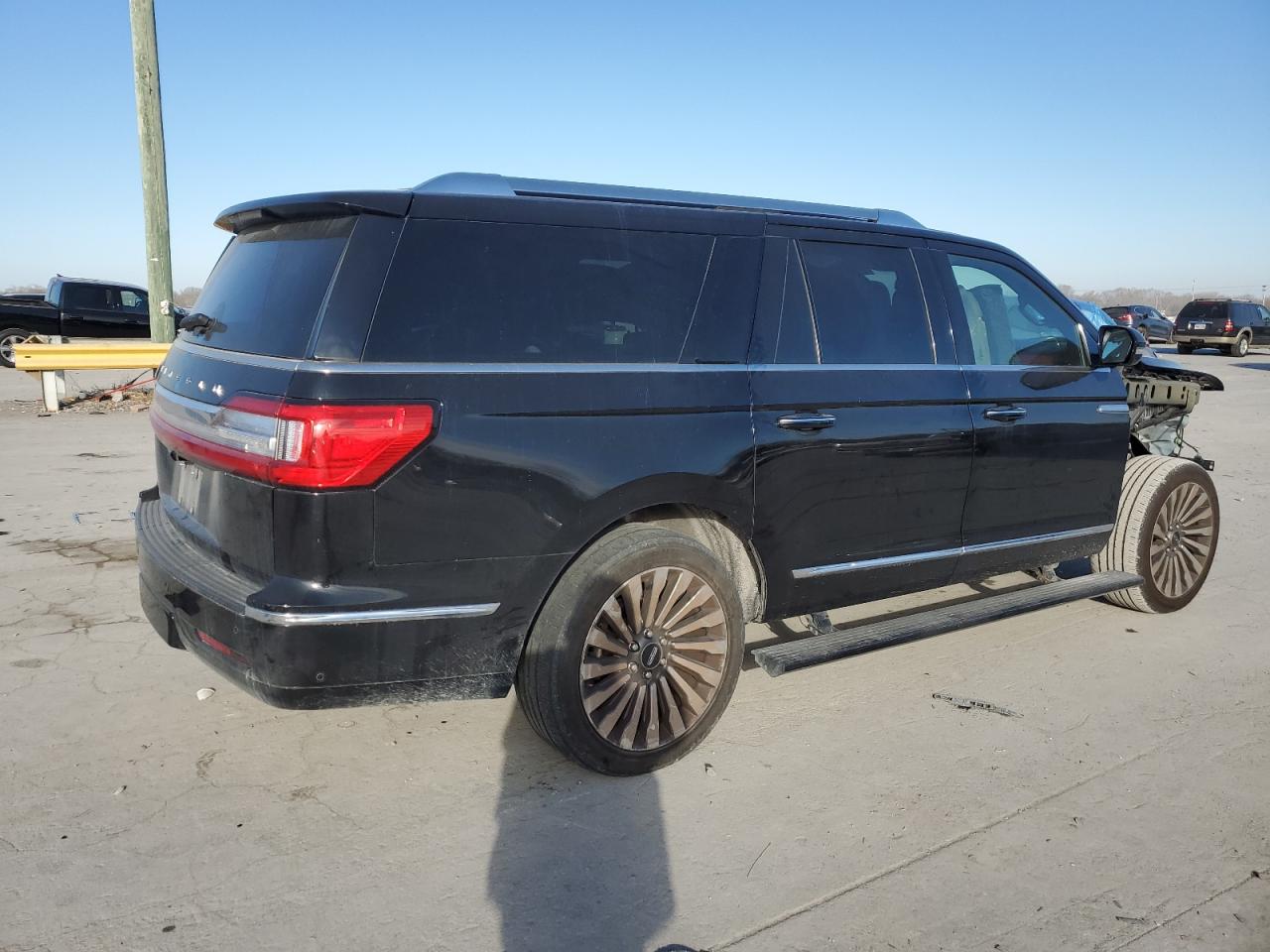 2020 Lincoln Navigator - Image 3