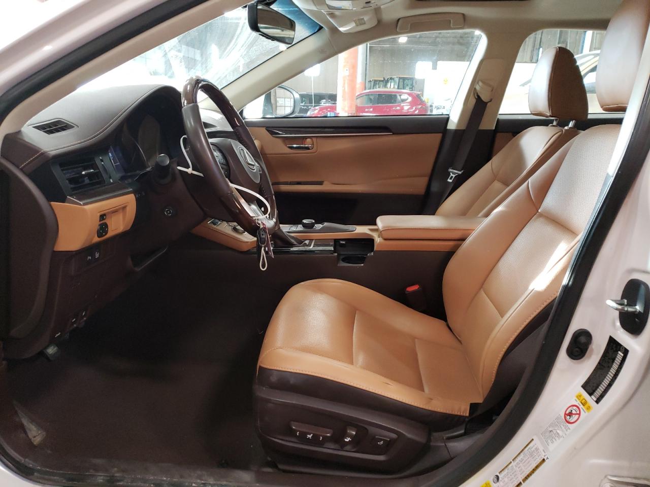 2016 Lexus ES - Image 7