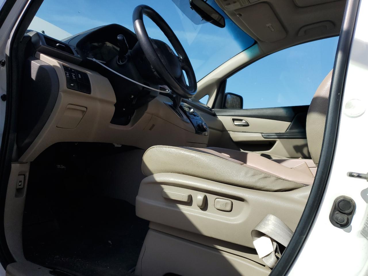 2012 Honda Odyssey - Image 7