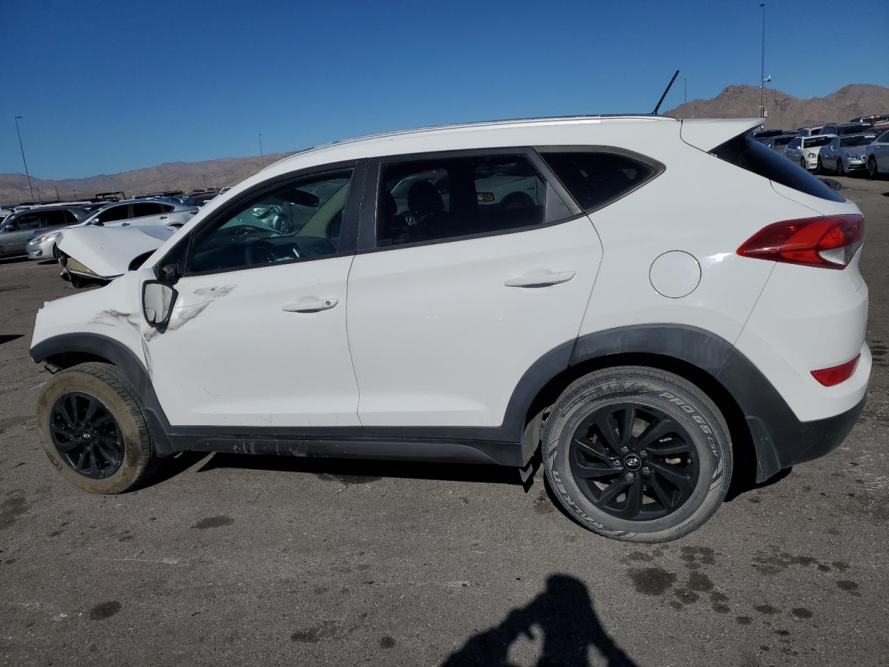 2016 Hyundai Tucson - Image 2