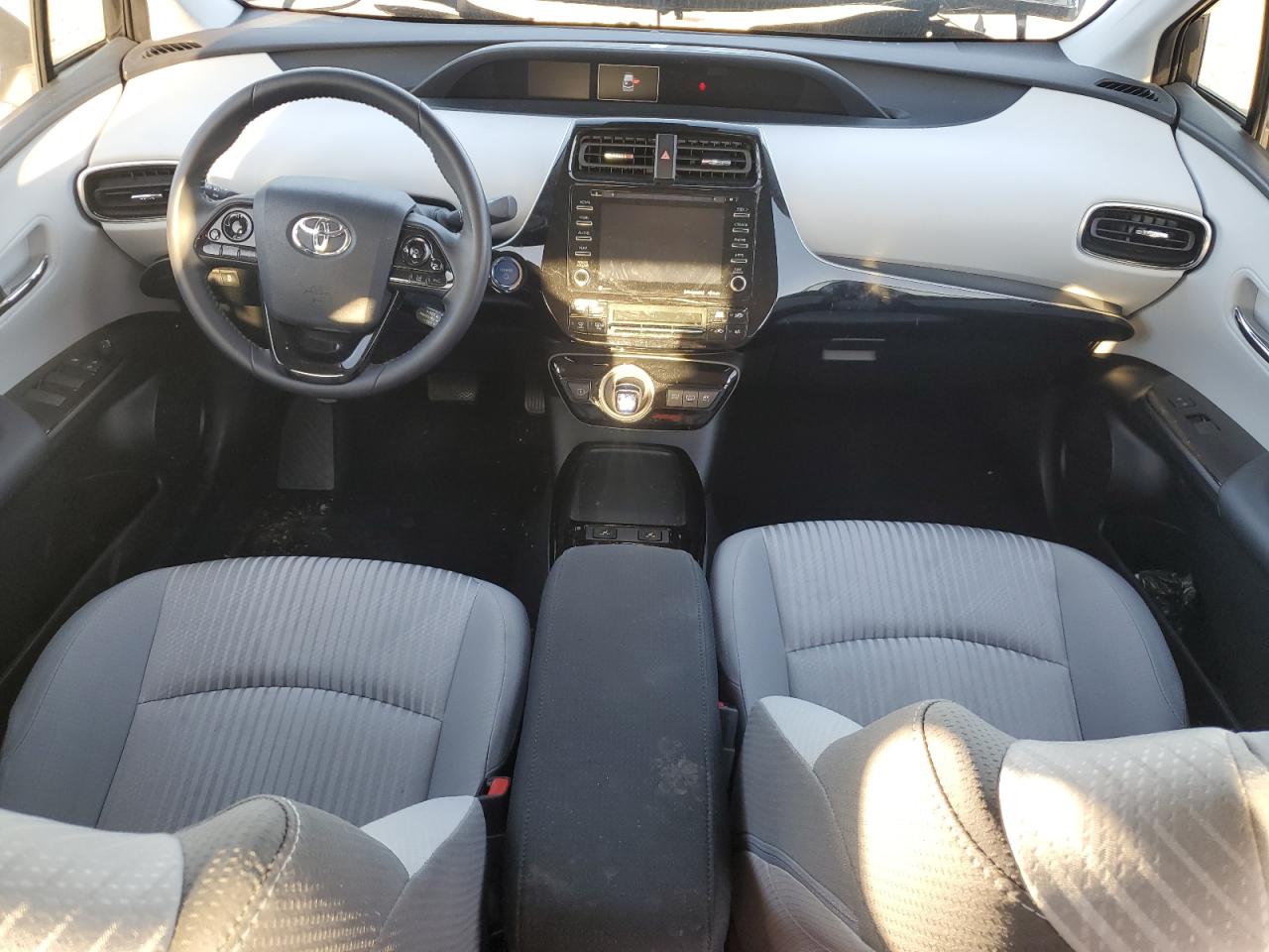 2022 Toyota Prius - Image 8