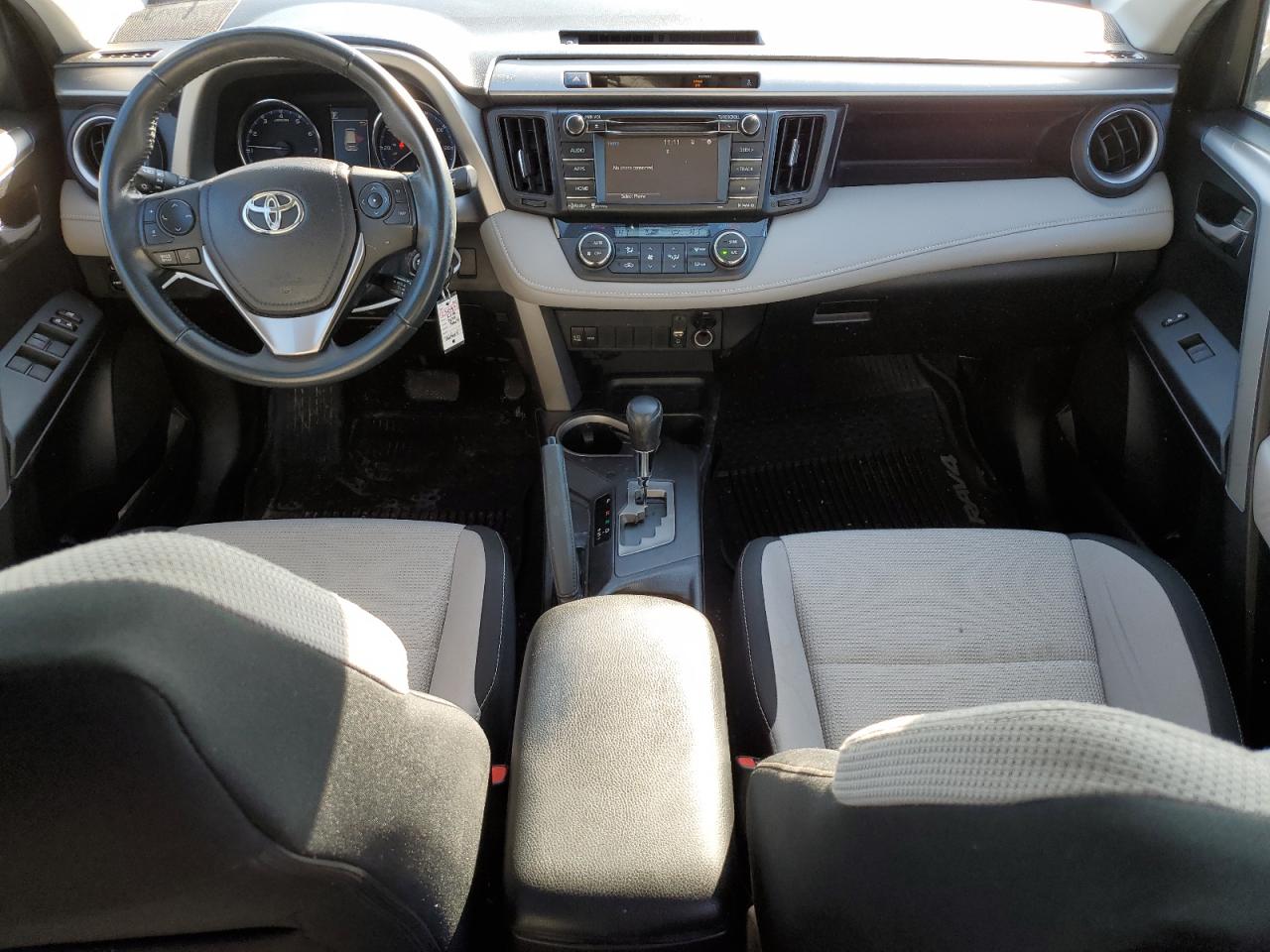 2016 Toyota RAV 4 - Image 8