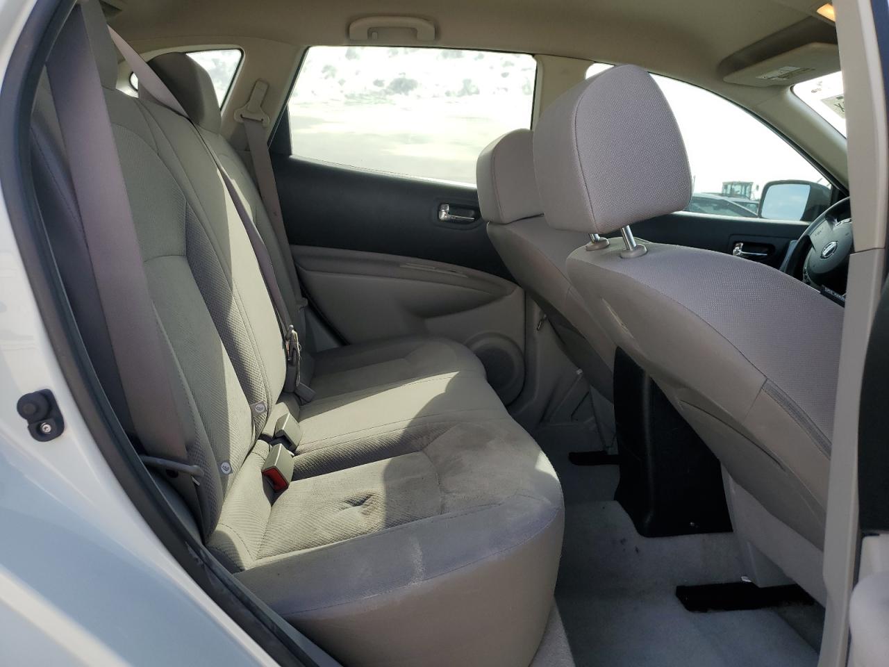 2015 Nissan Rogue - Image 11
