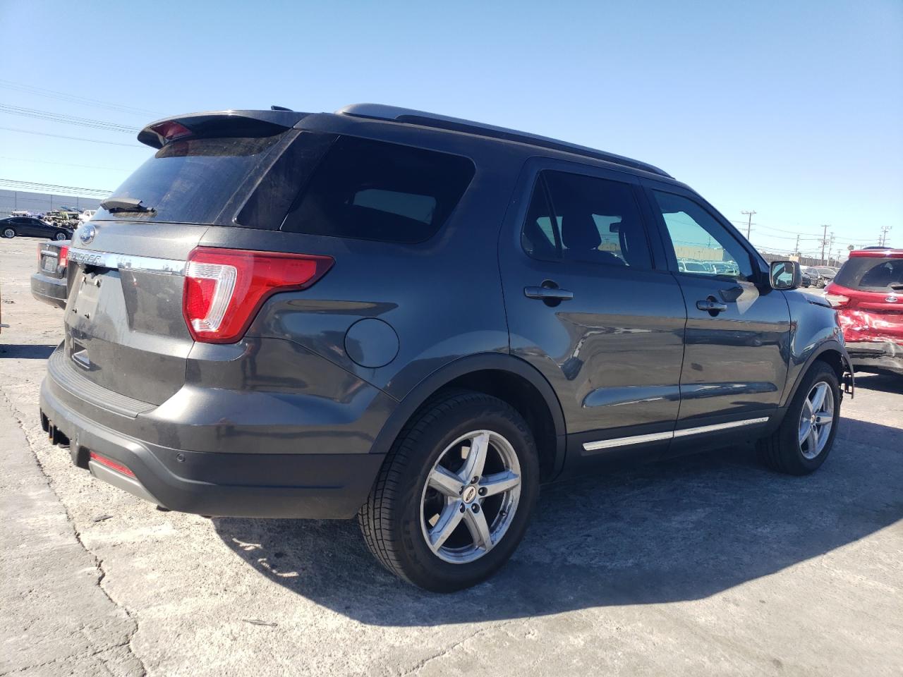 2019 Ford Explorer - Image 3