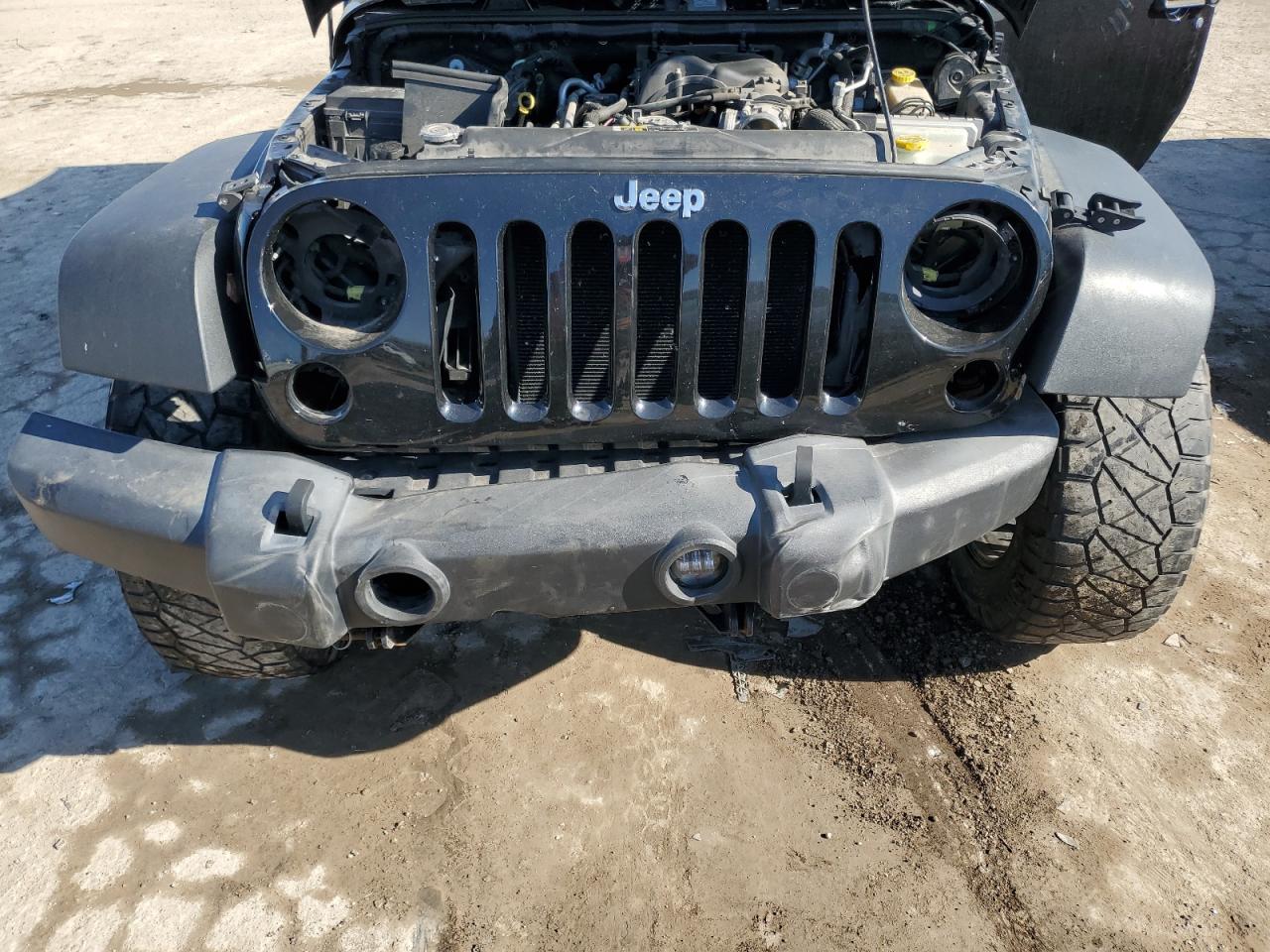2017 Jeep Wrangler - Image 12