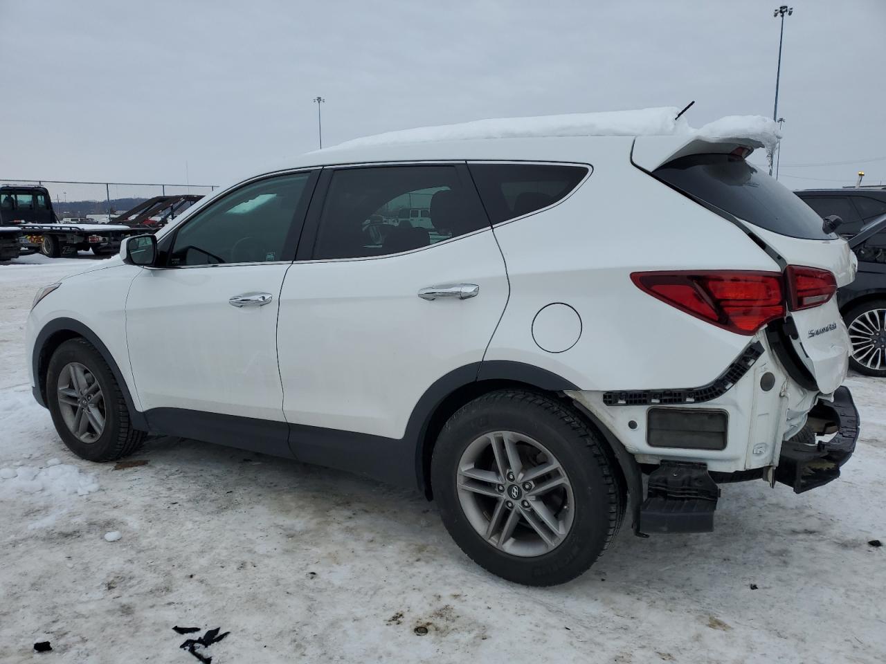 2018 Hyundai Santa Fe - Image 2