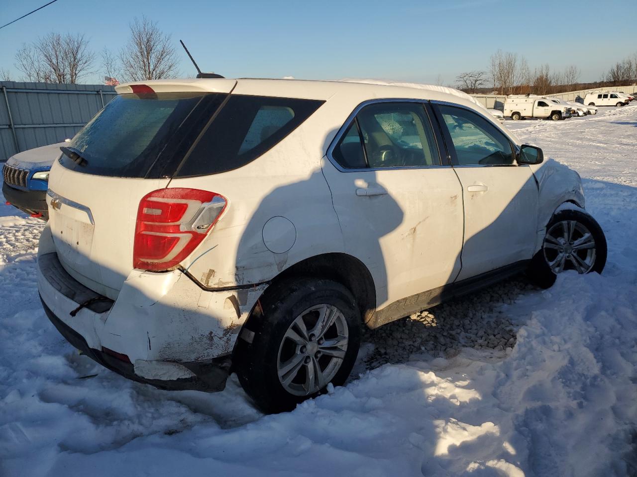 2017 Chevrolet Equinox - Image 3