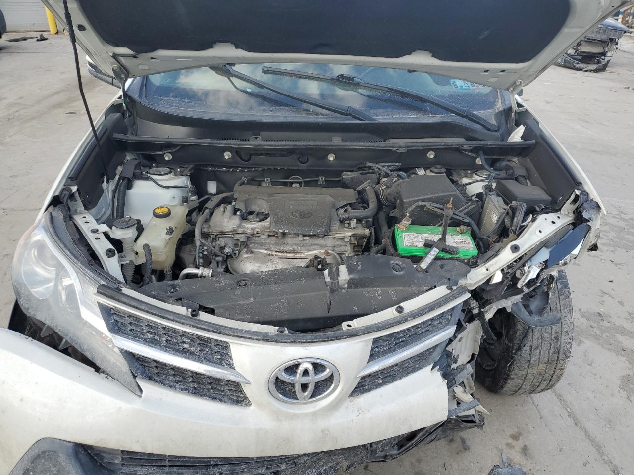 2015 Toyota RAV 4 - Image 13