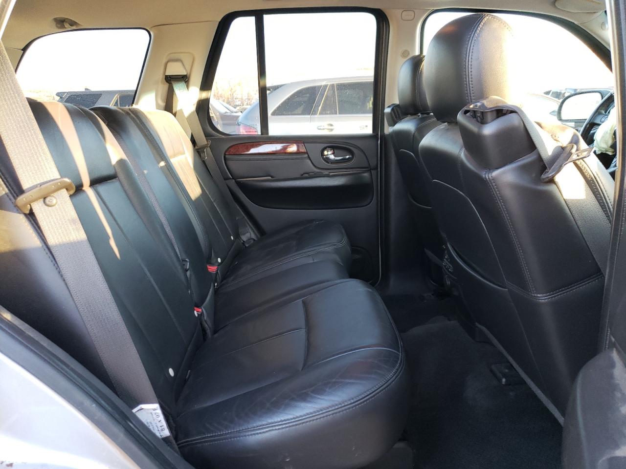 2007 GMC Envoy - Image 11