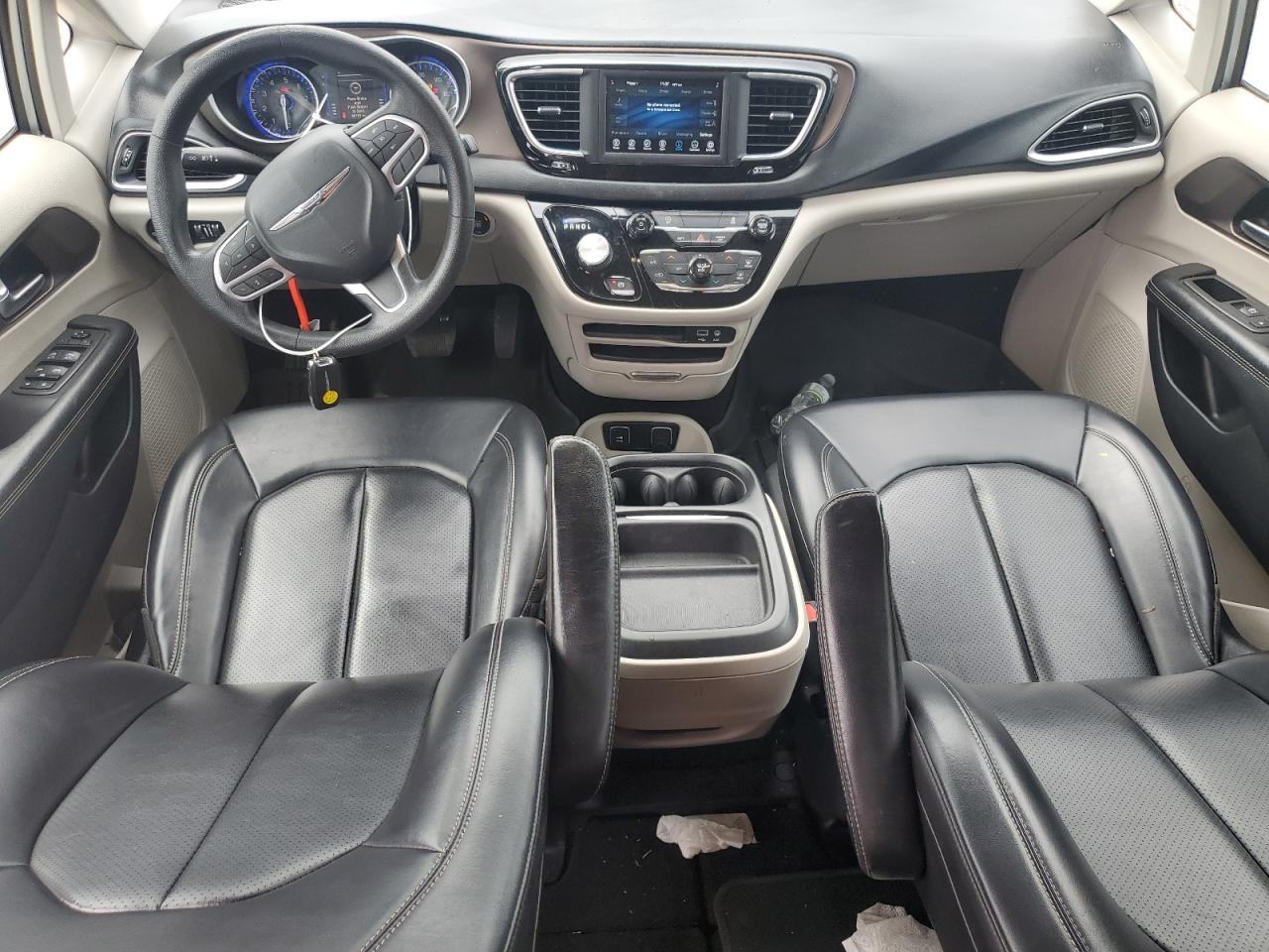2020 Chrysler Voyager - Image 8