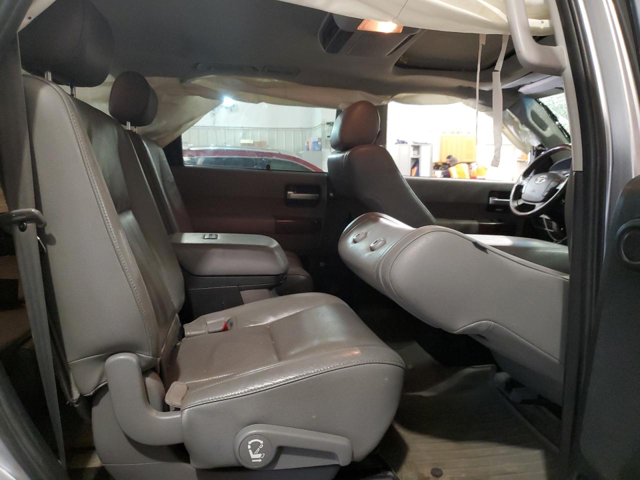 2010 Toyota Sequoia - Image 12