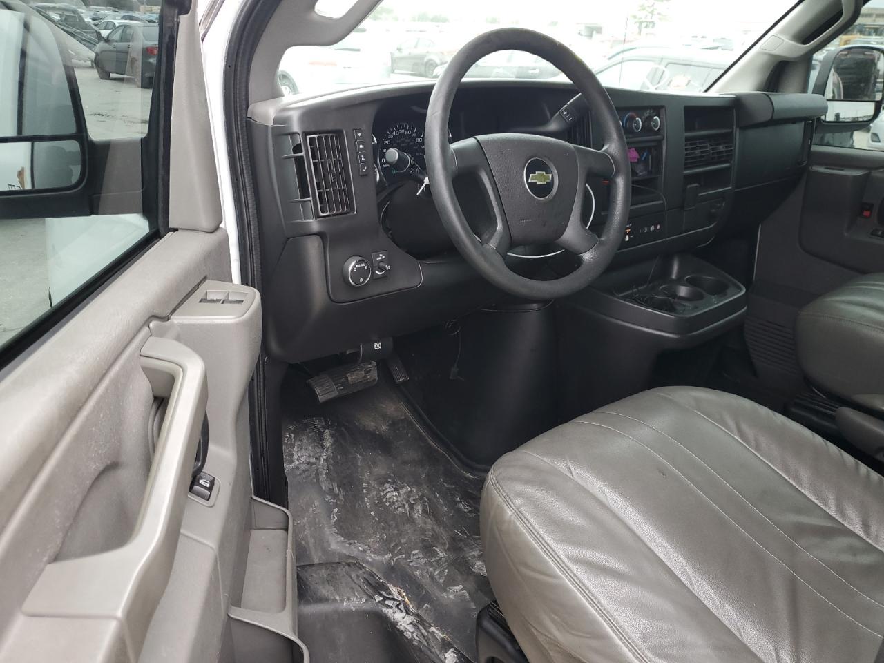 2018 Chevrolet Express - Image 8