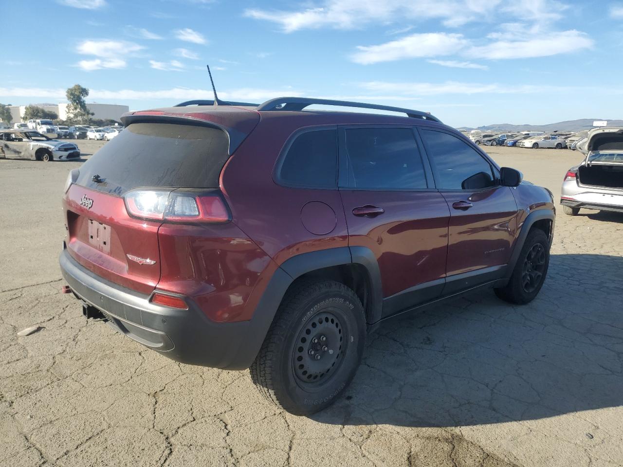 2019 Jeep Cherokee - Image 3