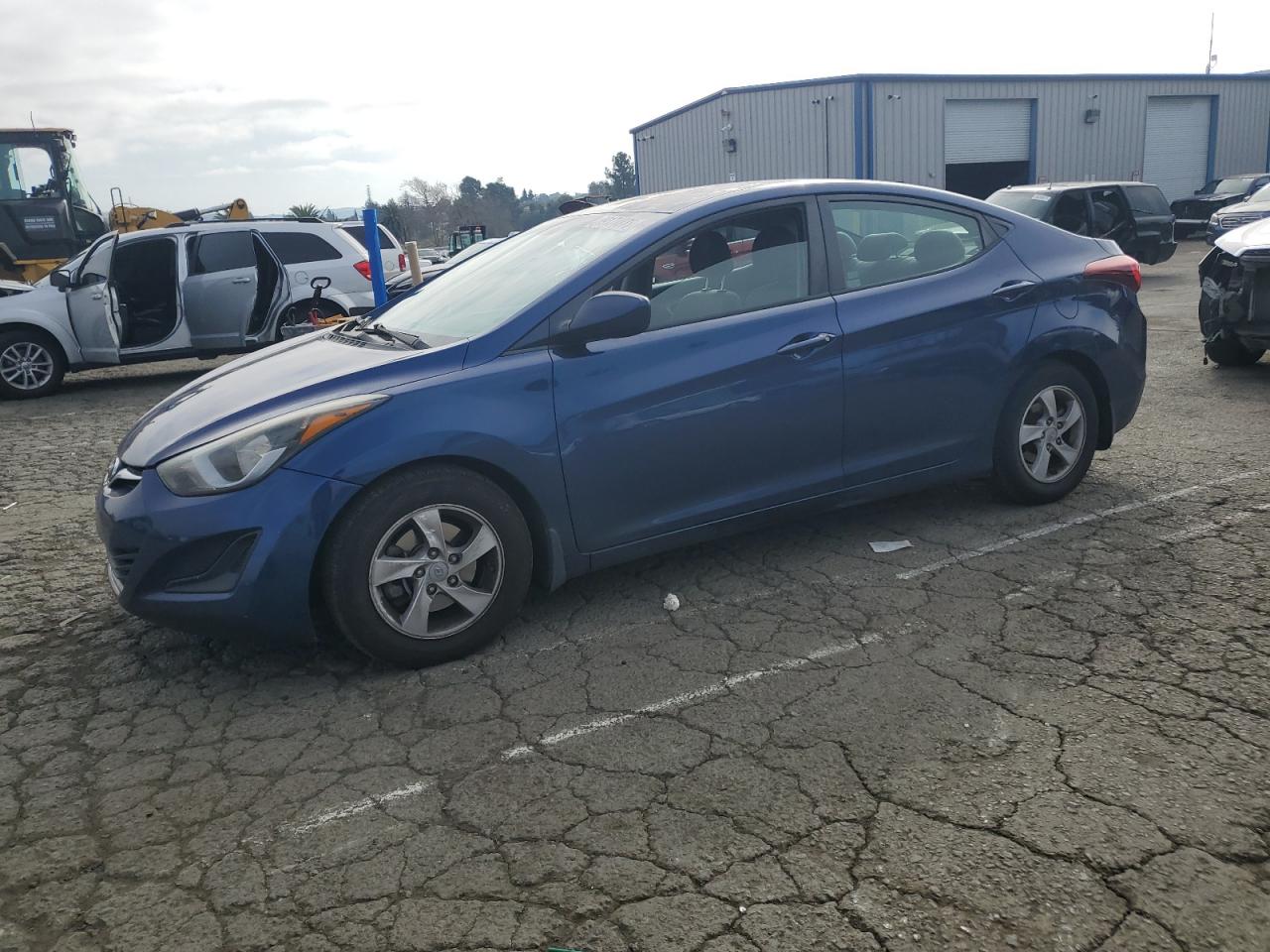 VIN 5NPDH4AE7FH645669 2015 HYUNDAI ELANTRA no.1