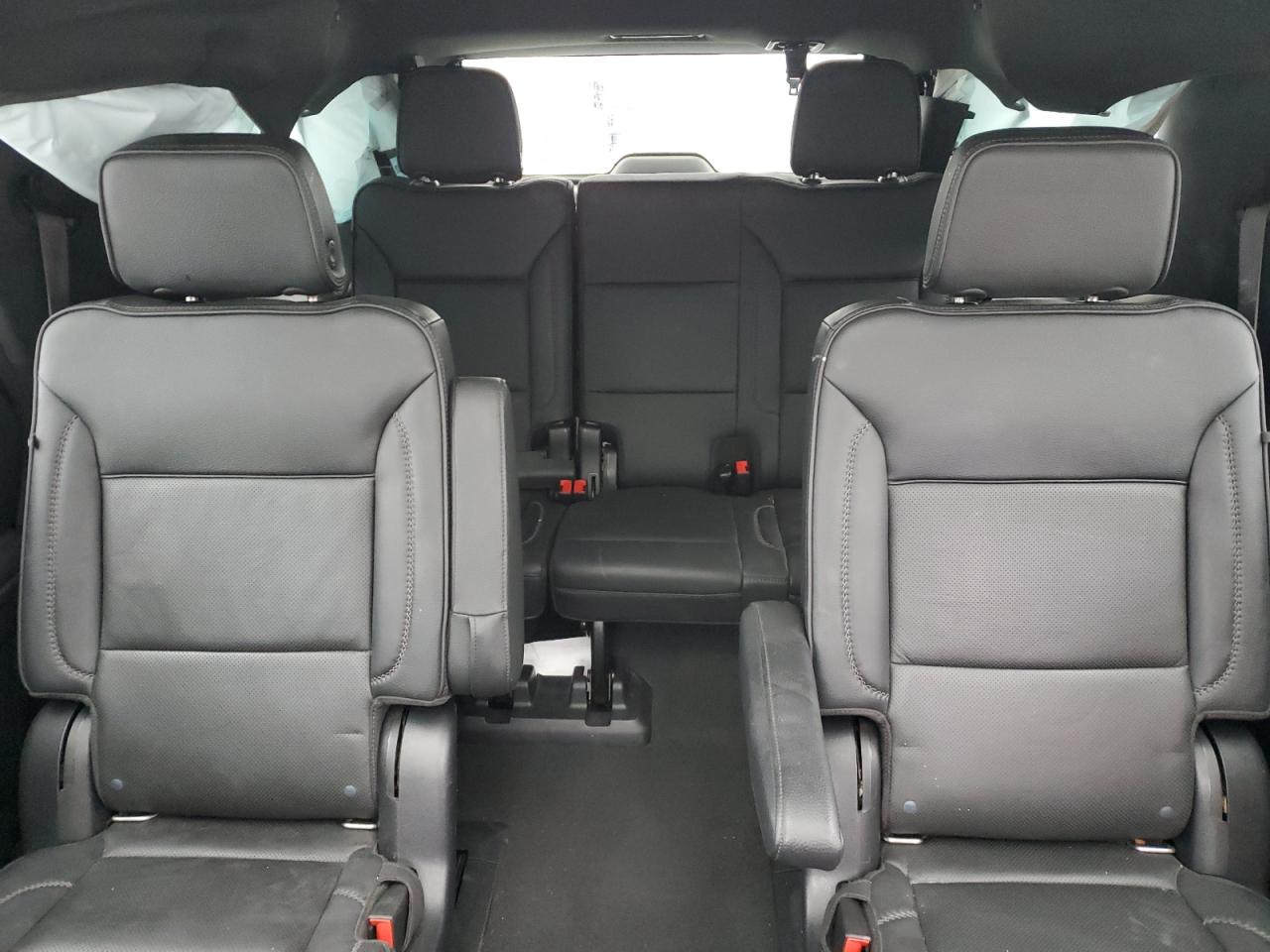2022 GMC Yukon - Image 10