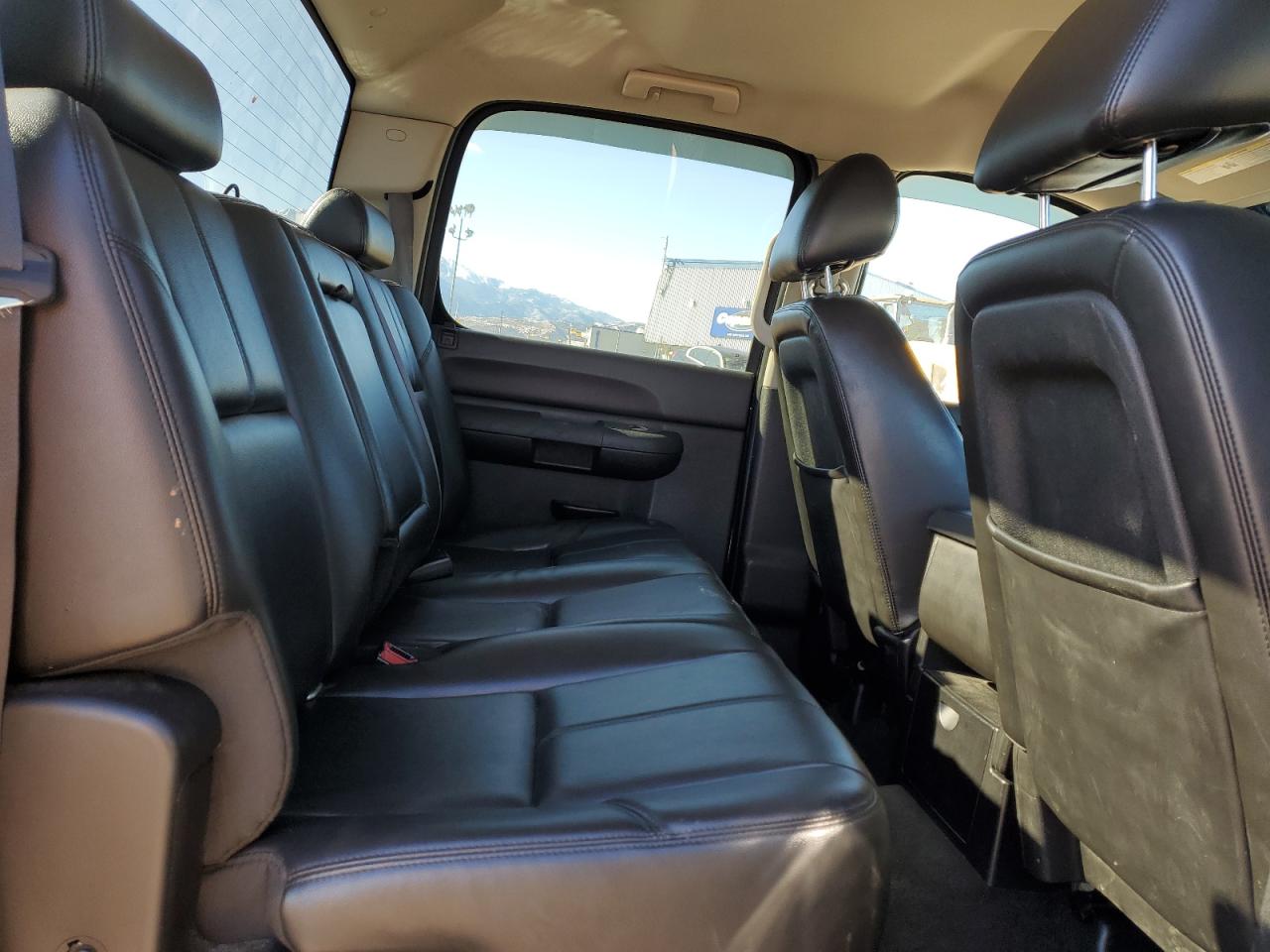 2011 GMC Sierra - Image 10