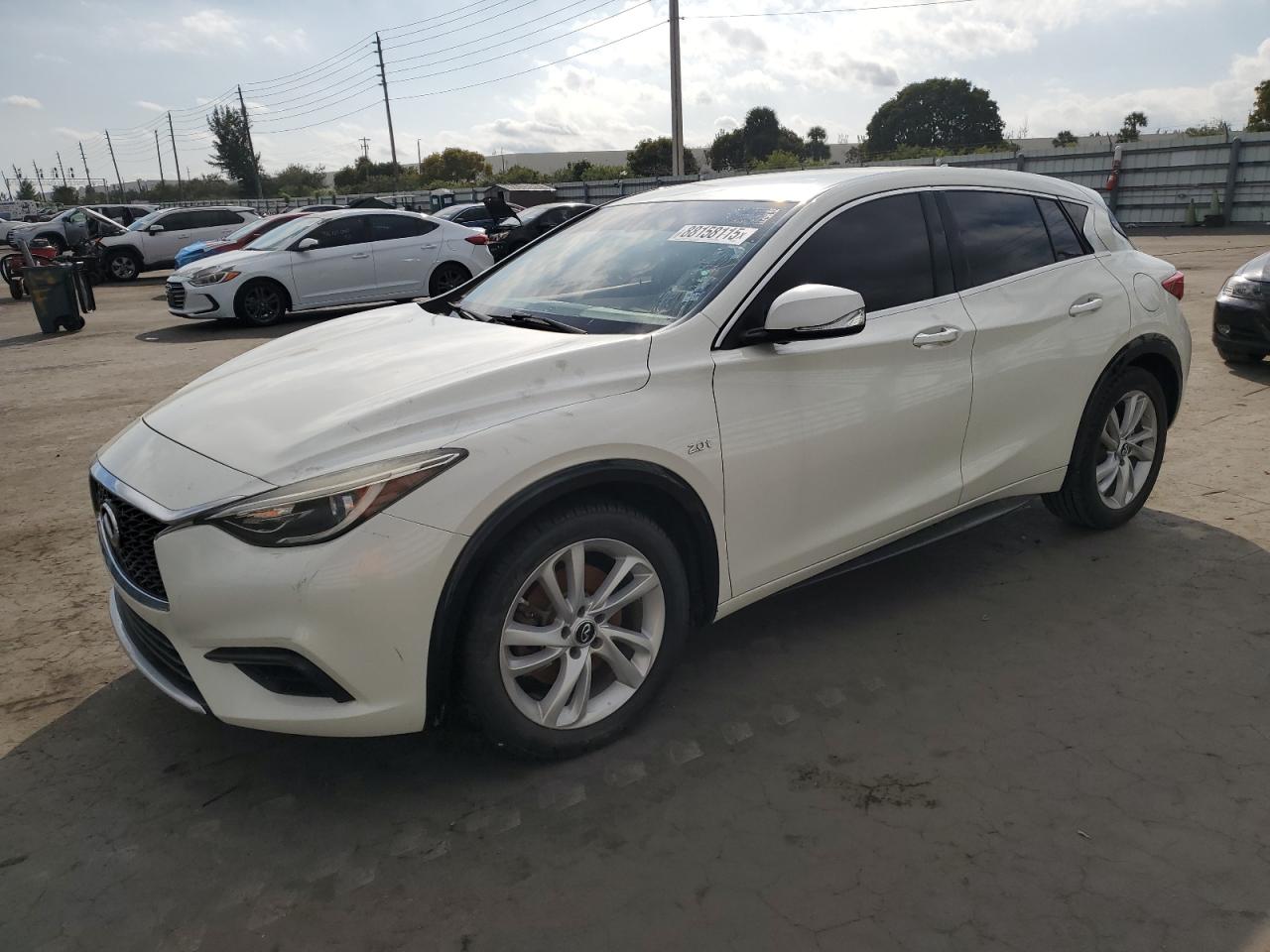 VIN SJKCH5CP9HA038941 2017 INFINITI QX30 no.1