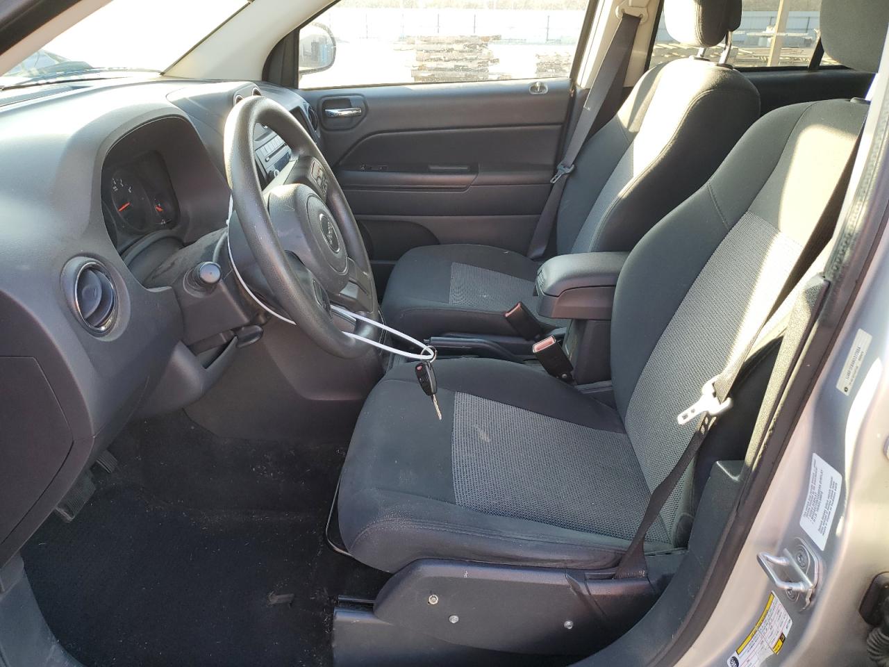 2011 Jeep Compass - Image 7