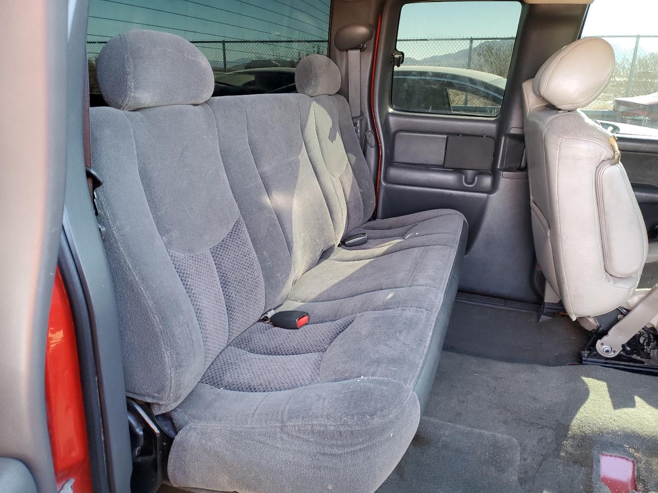 2003 Chevrolet Silverado - Image 10