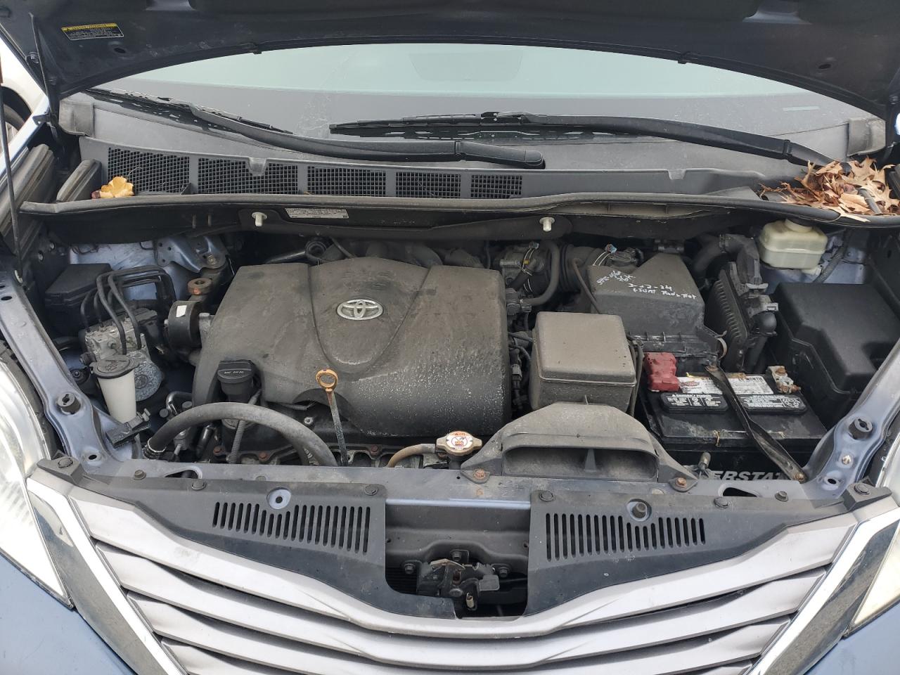 2017 Toyota Sienna - Image 13