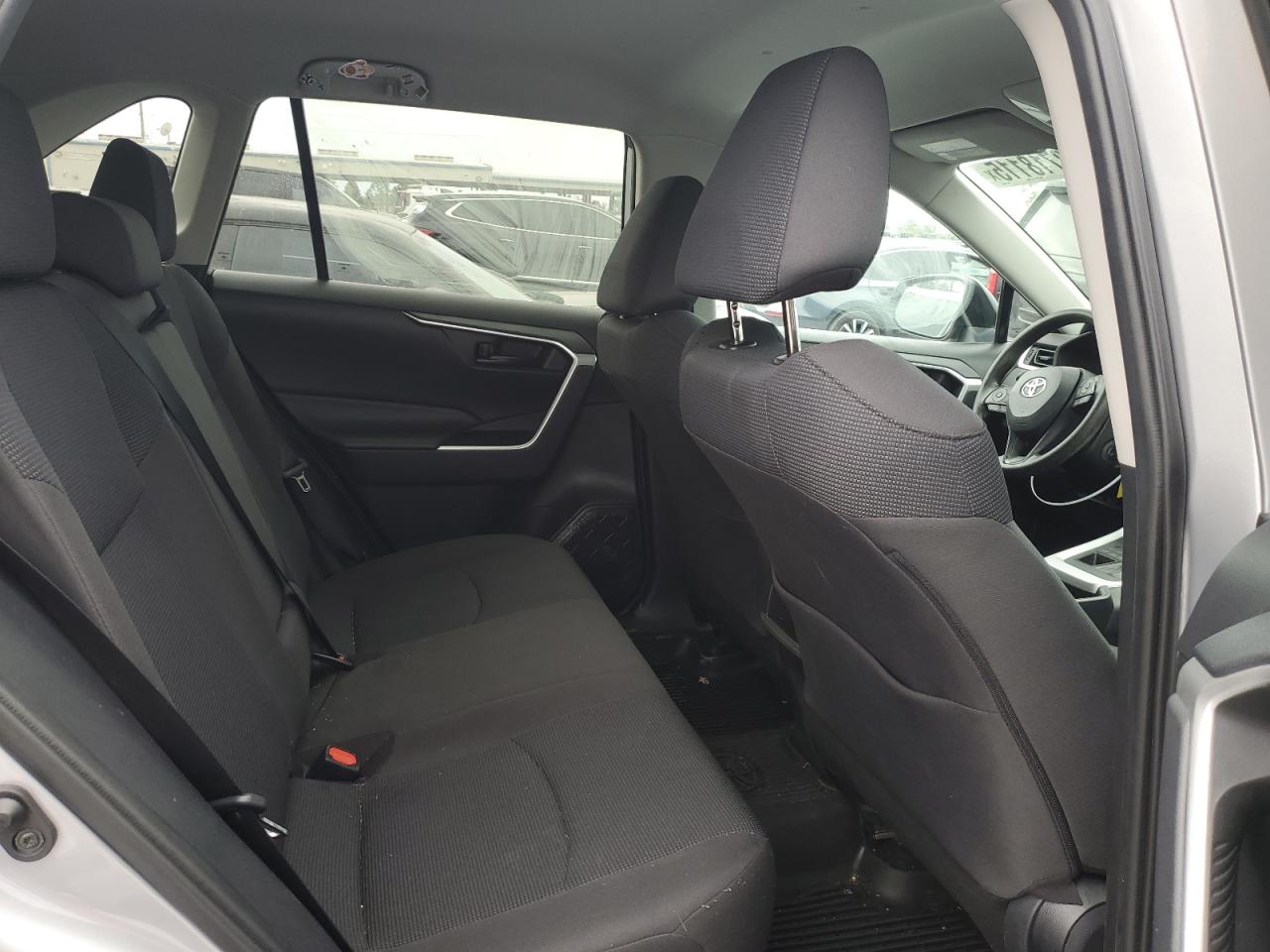 2019 Toyota RAV 4 - Image 11