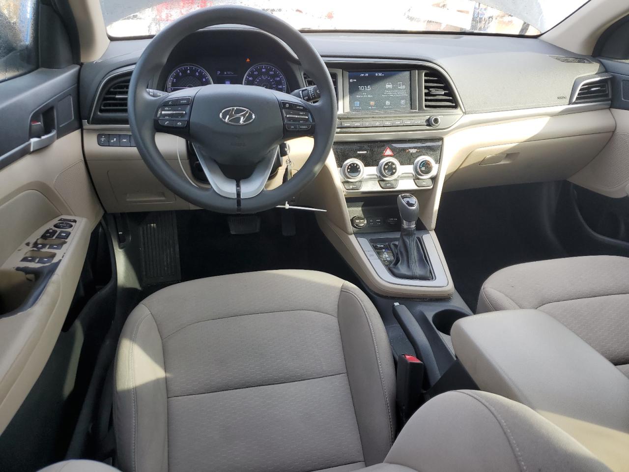 2019 Hyundai Elantra - Image 8