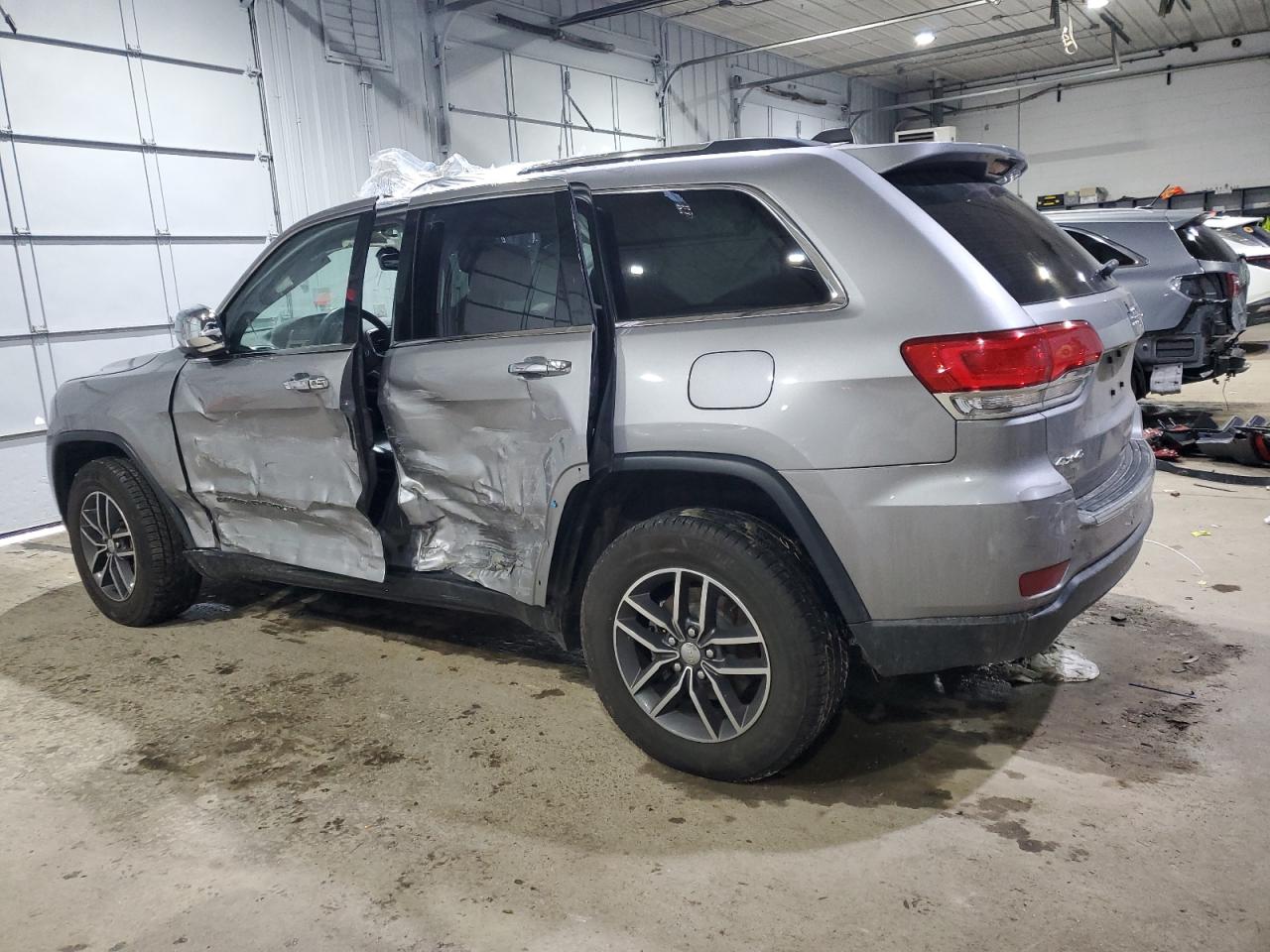 2018 Jeep Grand Cherokee - Image 2