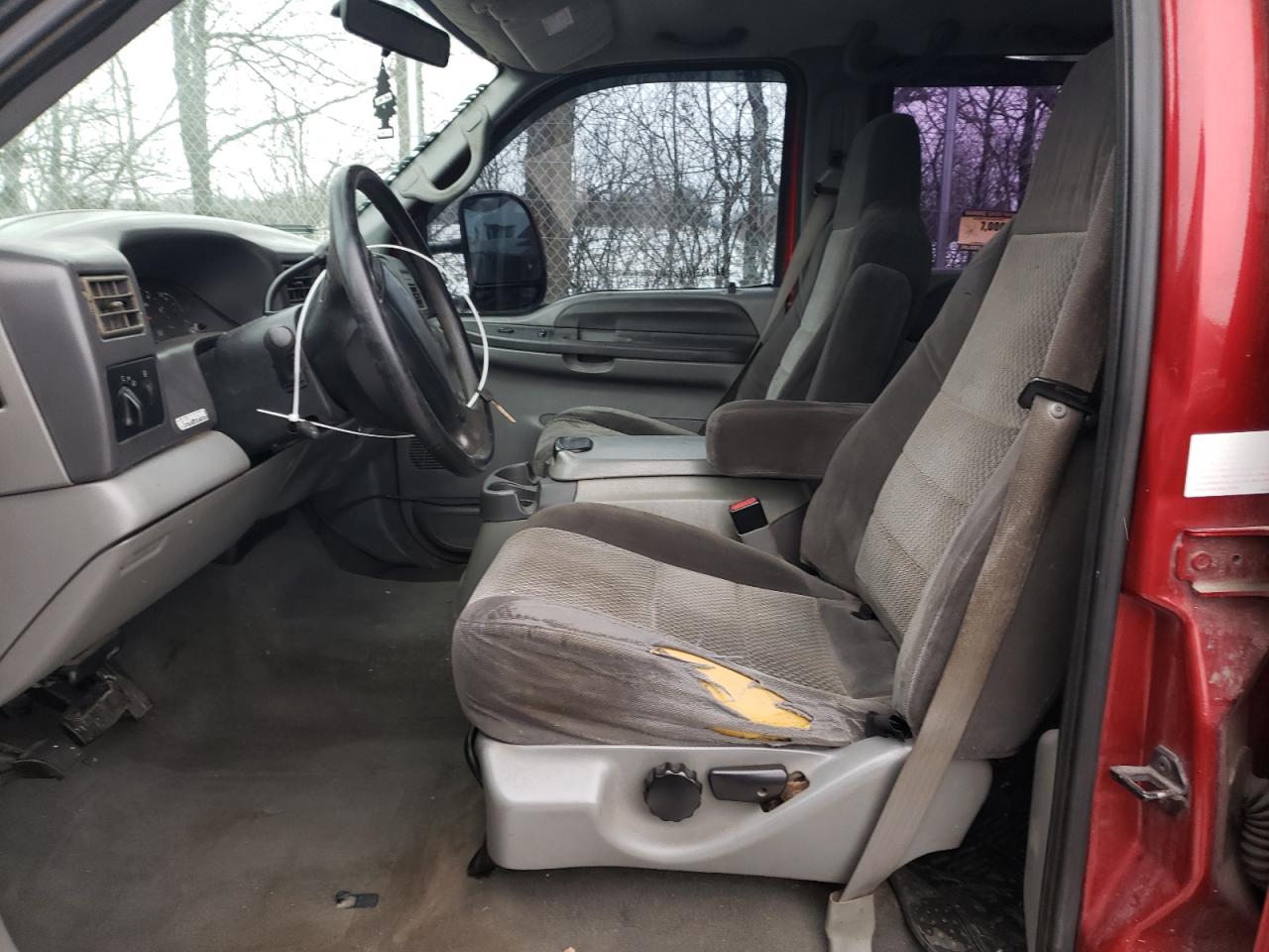 2002 Ford F250 - Image 7