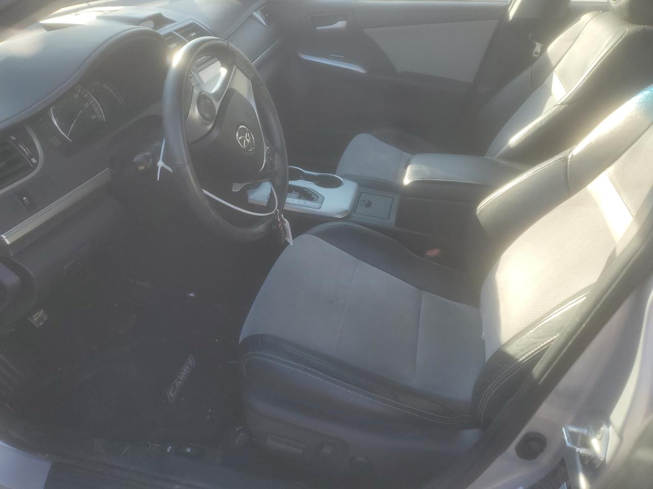 2012 Toyota Camry - Image 7